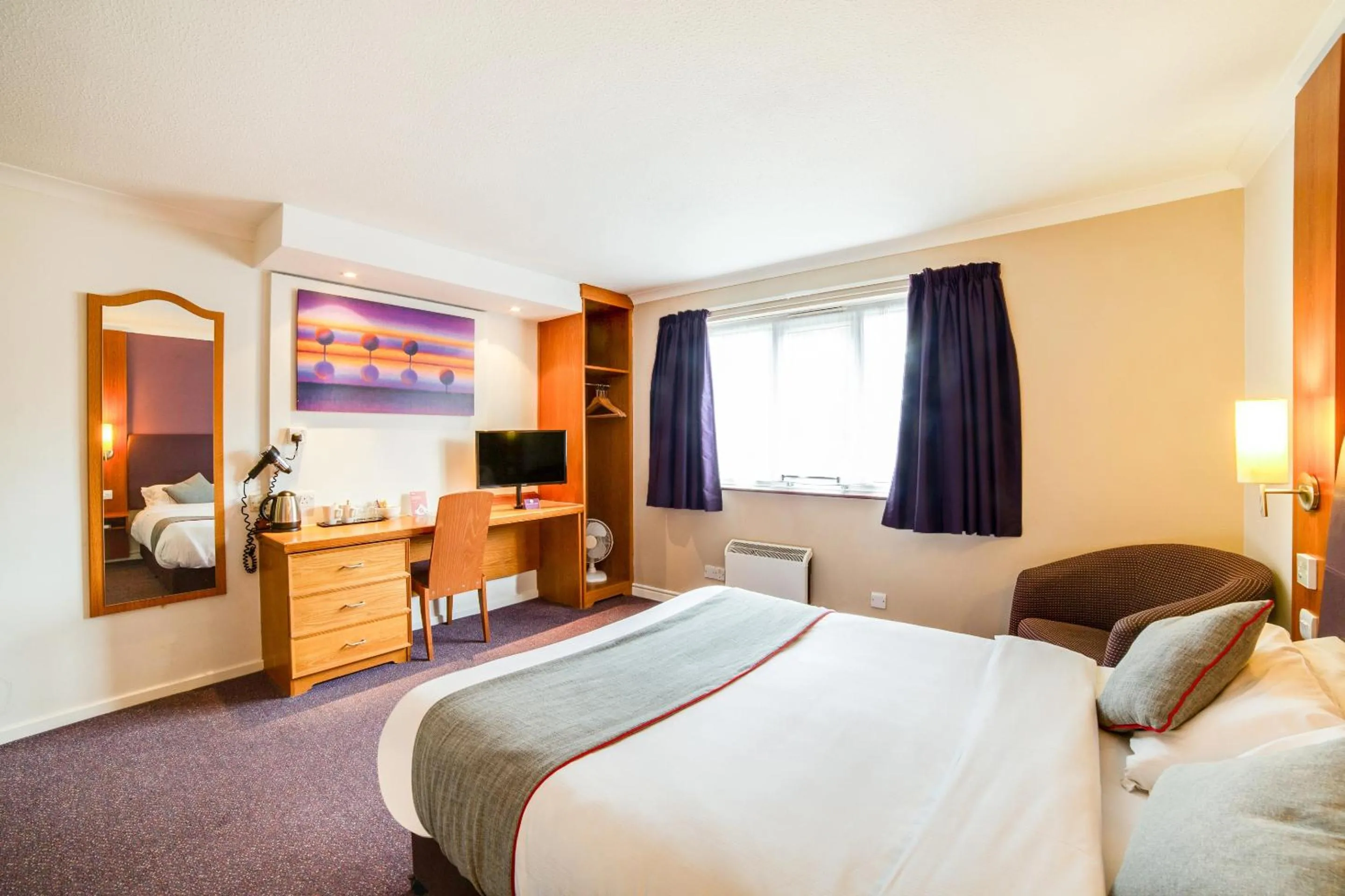 Bedroom, Bed in Lakeside Haydock Hotel, St Helens