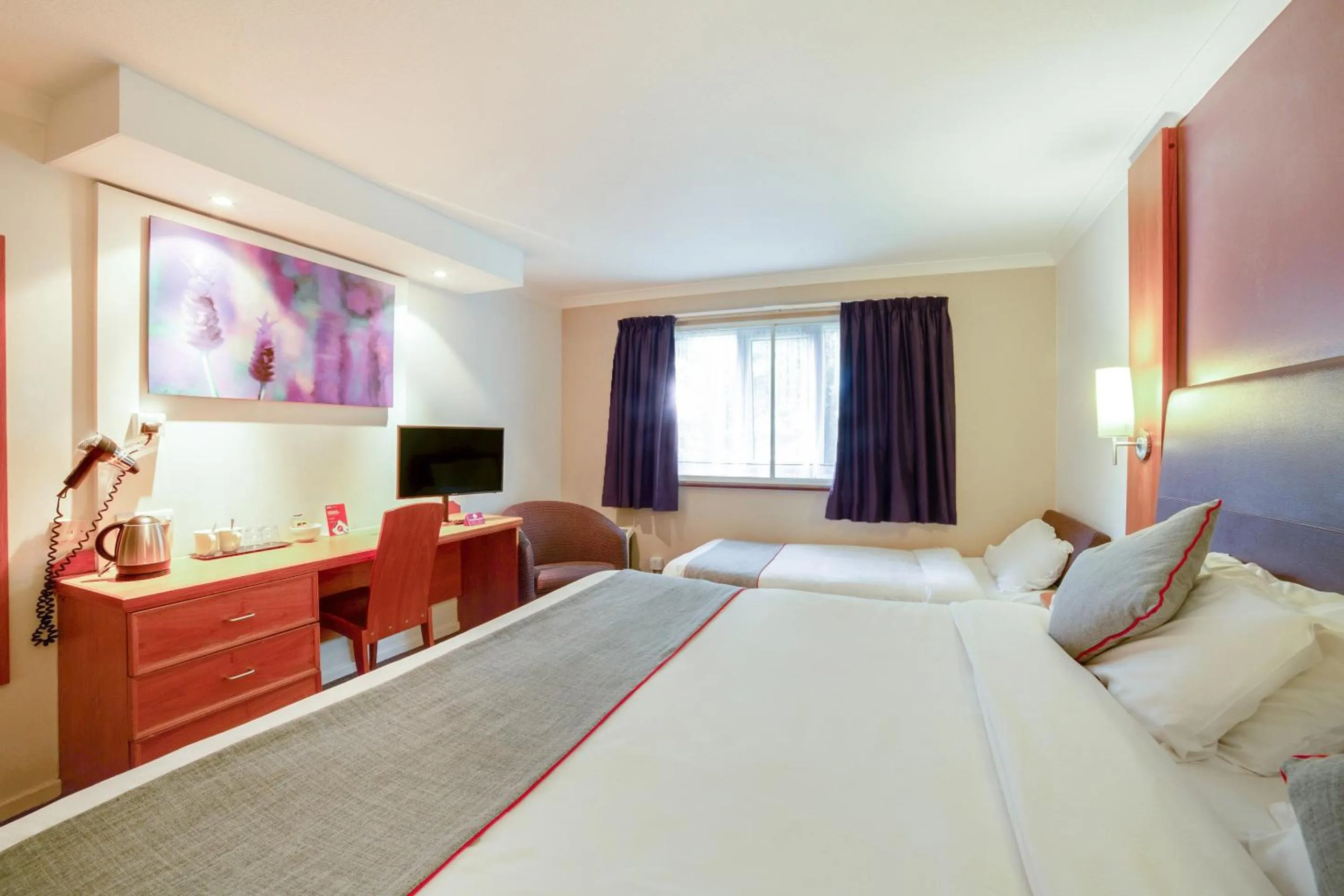 Bedroom, Bed in Lakeside Haydock Hotel, St Helens