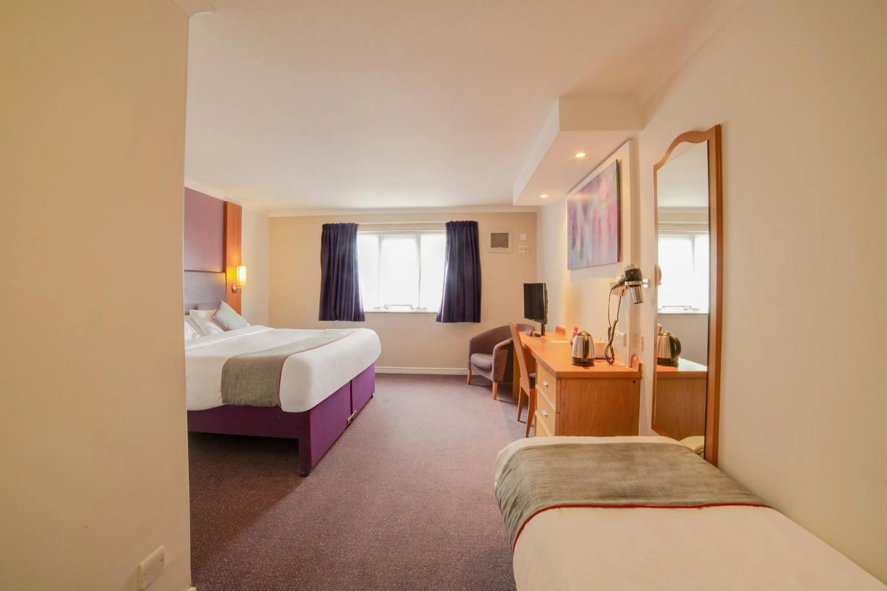 Bedroom, Bed in Lakeside Haydock Hotel, St Helens
