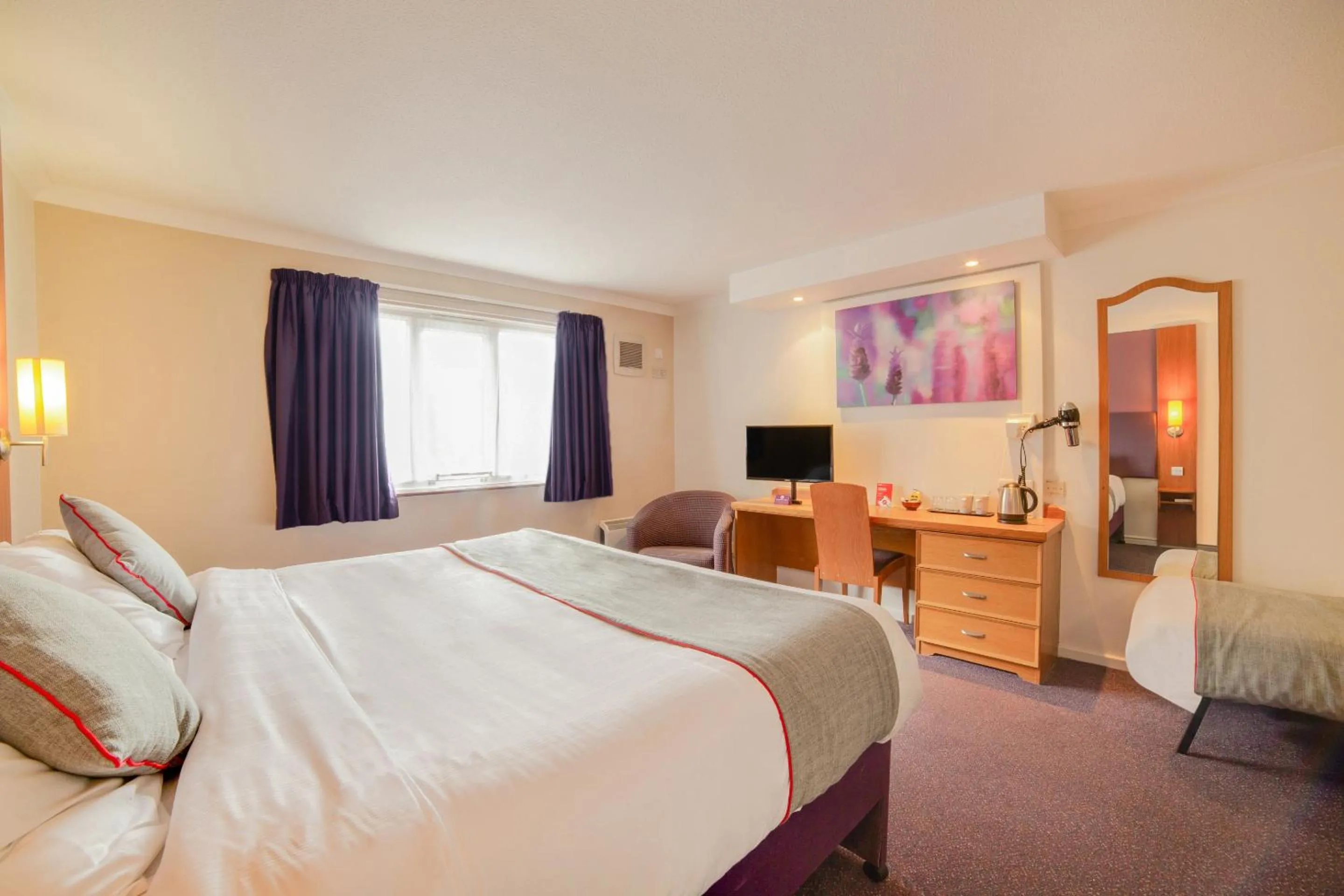 Bedroom, Bed in Lakeside Haydock Hotel, St Helens
