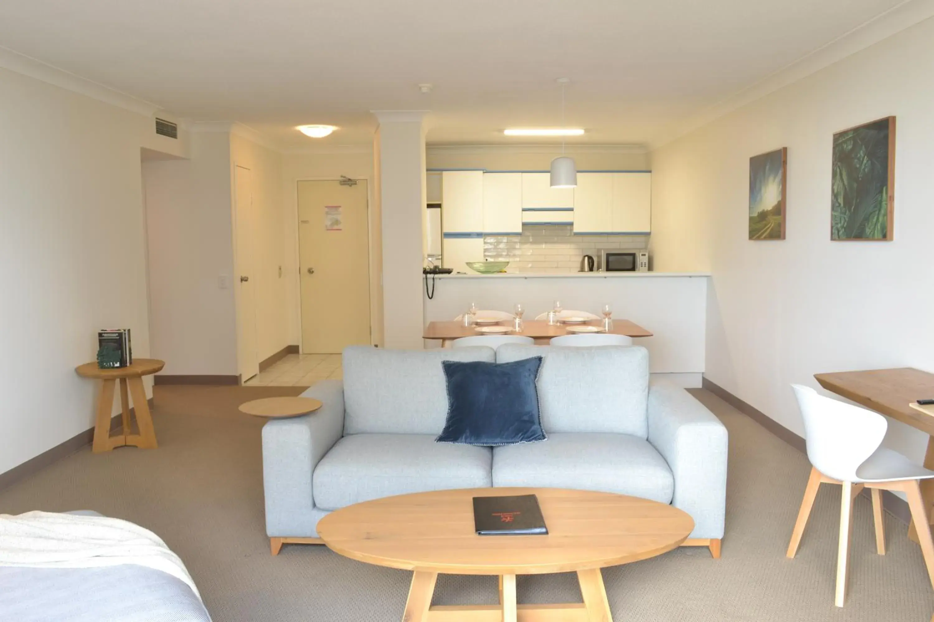 Living room in Hillcrest Apartment Hotel (formerly Central Hillcrest Apartments) Living room in Hillcrest Apartment Hotel (formerly Central Hillcrest Apartments)