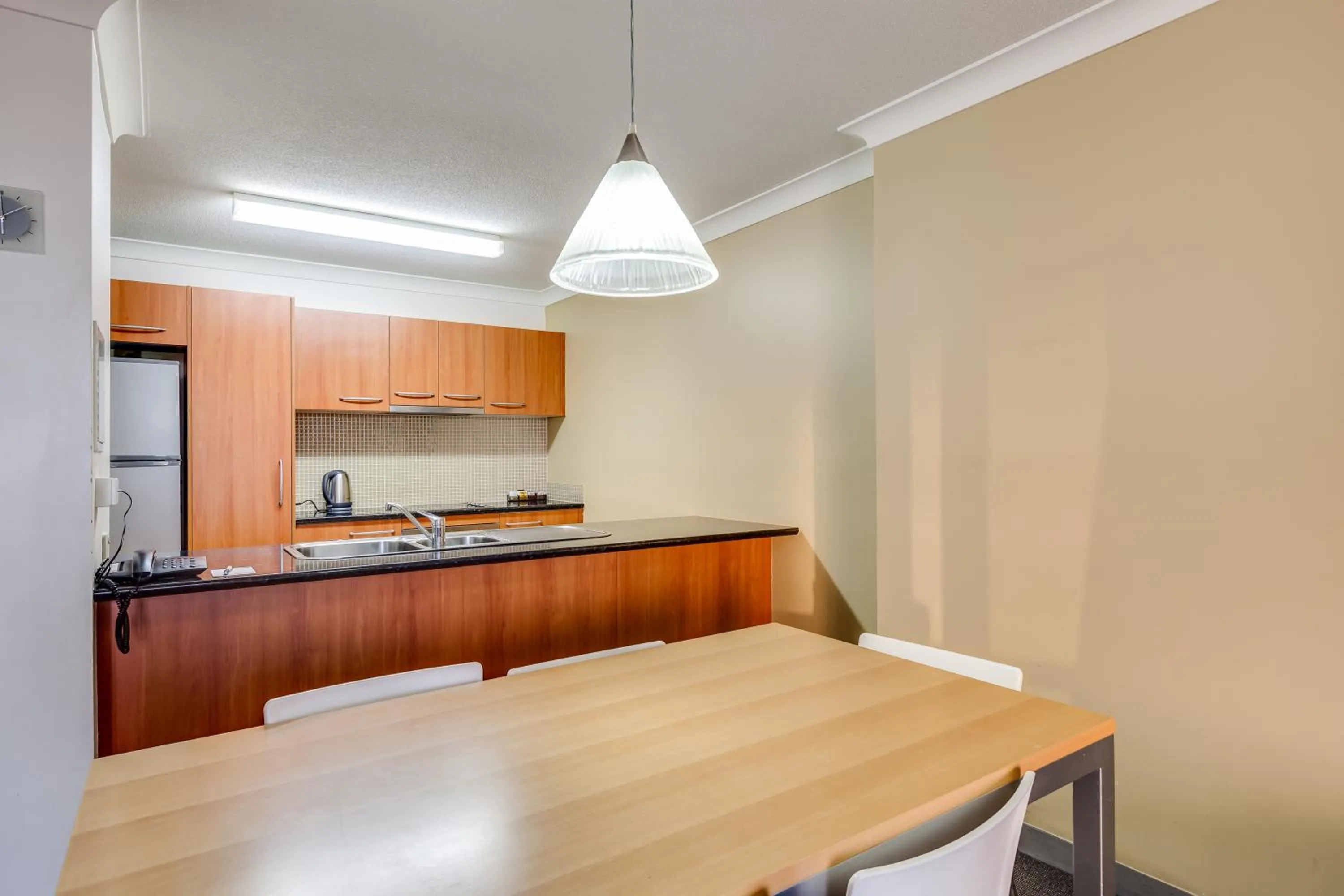 Kitchen or kitchenette in Hillcrest Apartment Hotel (formerly Central Hillcrest Apartments)