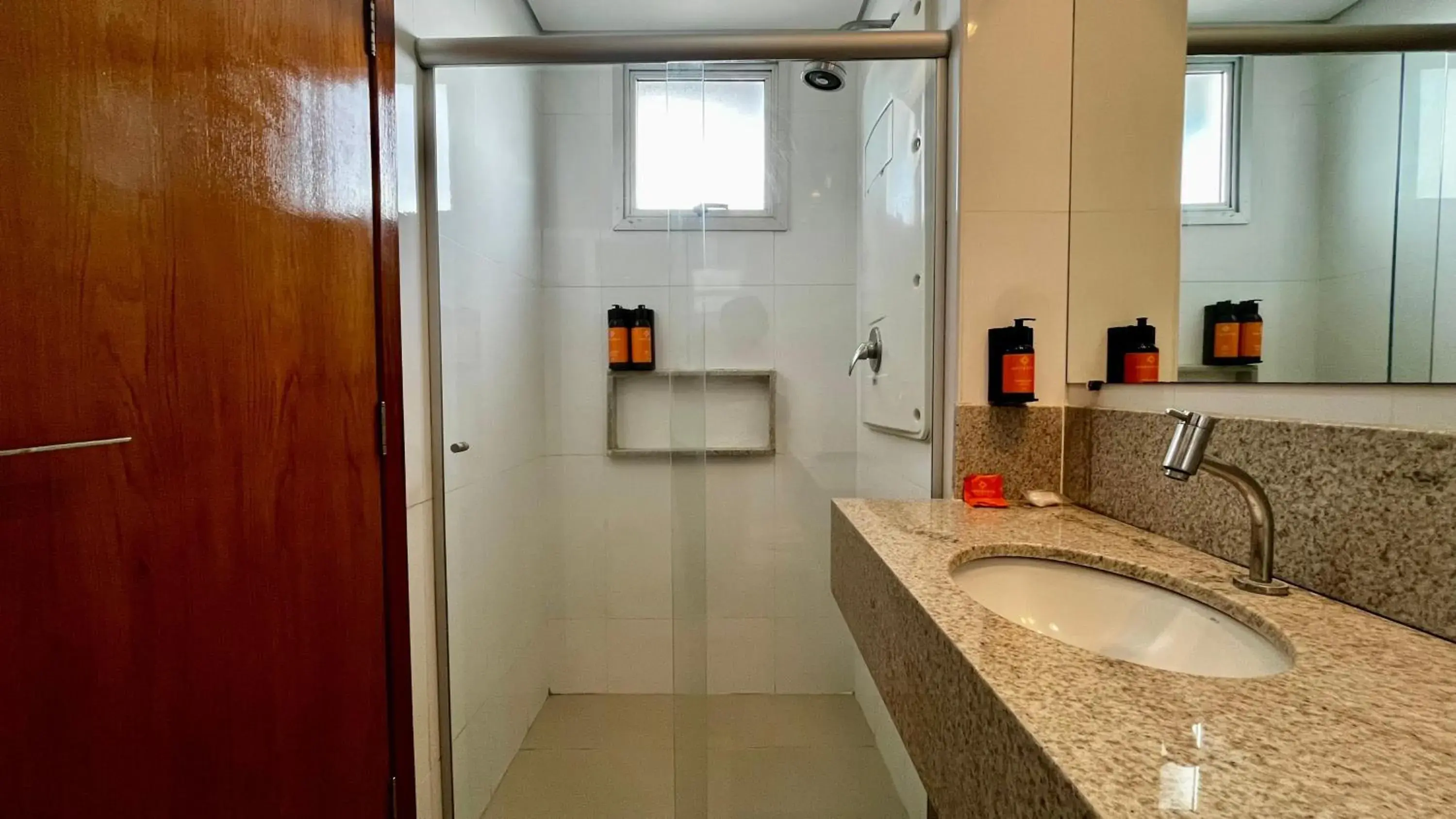 Standard Twin Room in Hotel Amsterdam Montes Claros Standard Twin Room in Hotel Amsterdam Montes Claros