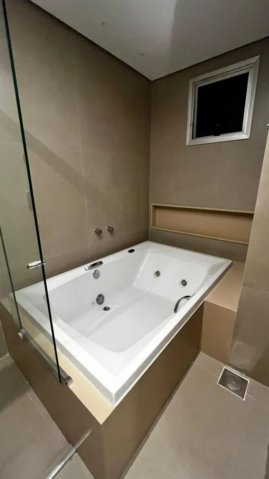 Bath in Hotel Amsterdam Montes Claros