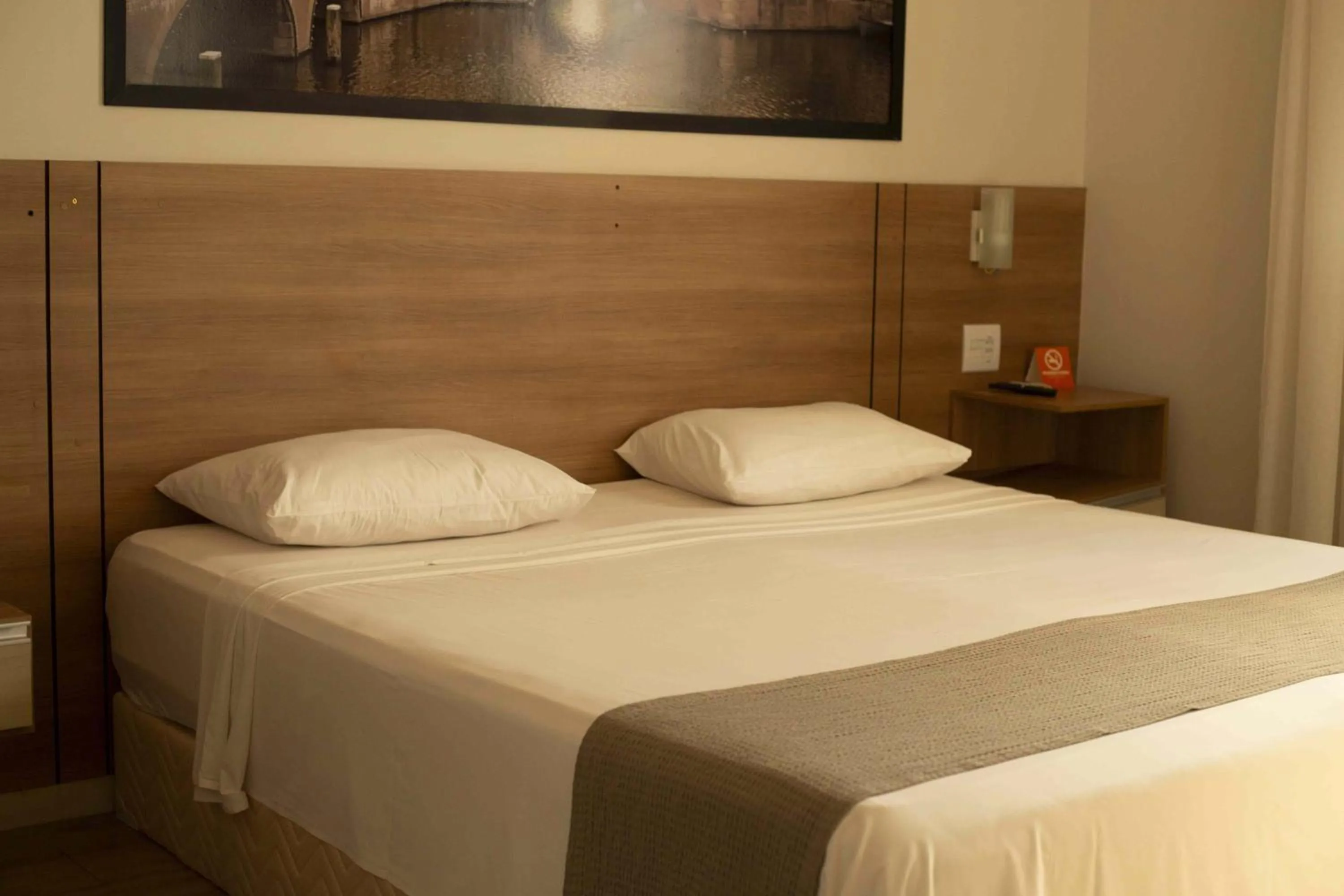 Bed in Hotel Amsterdam Montes Claros
