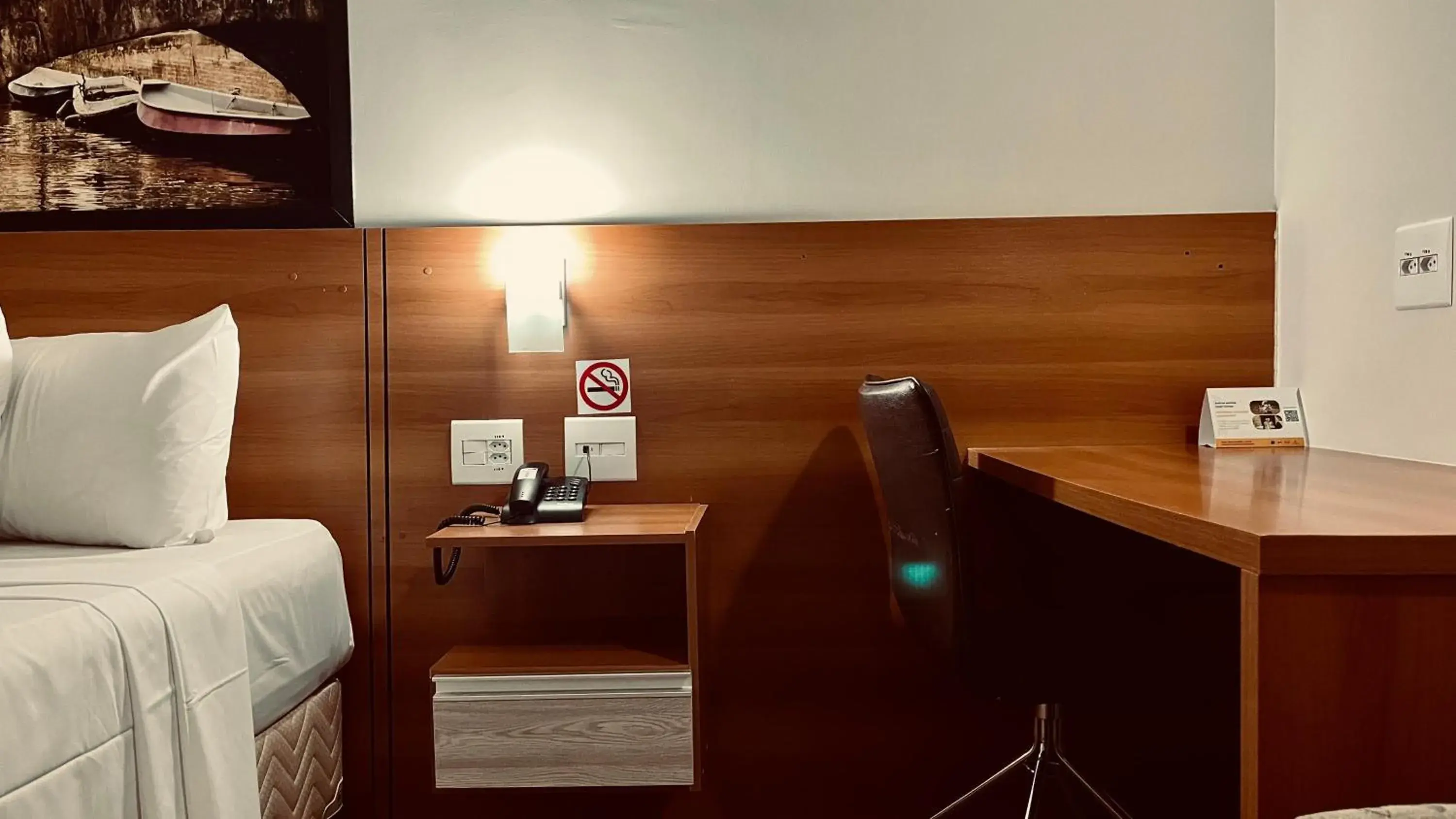 Standard King Room - single occupancy in Hotel Amsterdam Montes Claros Standard King Room - single occupancy in Hotel Amsterdam Montes Claros