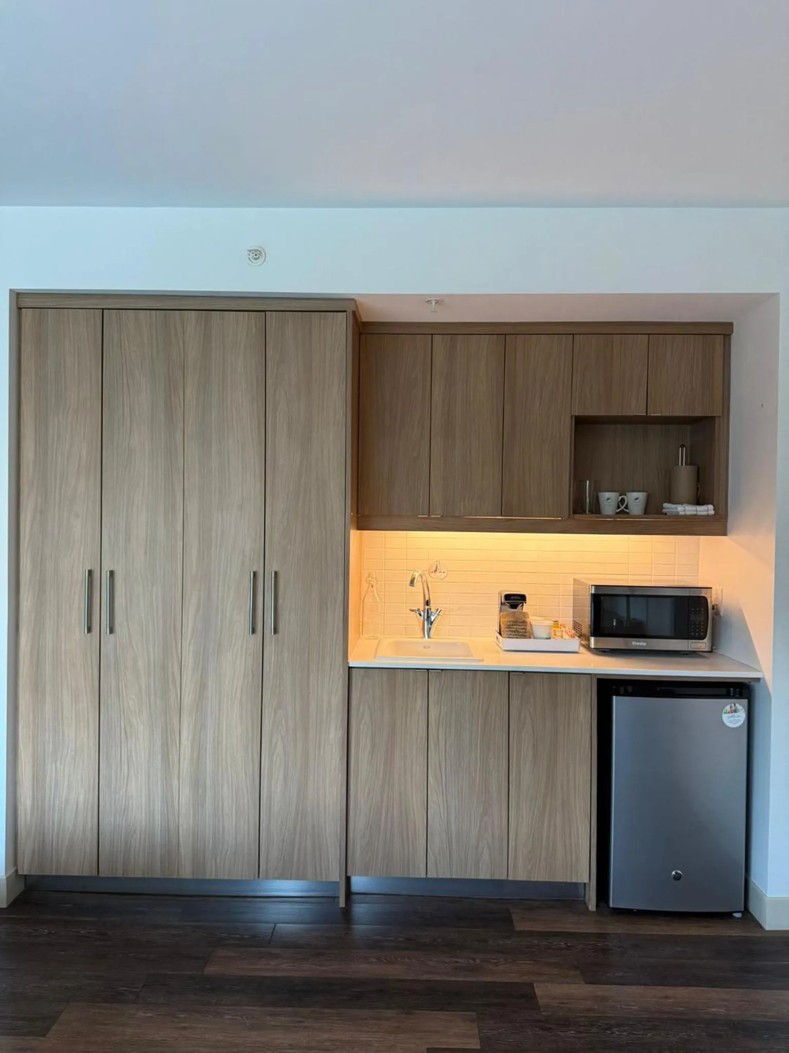 kitchen in Element Calgary Airport