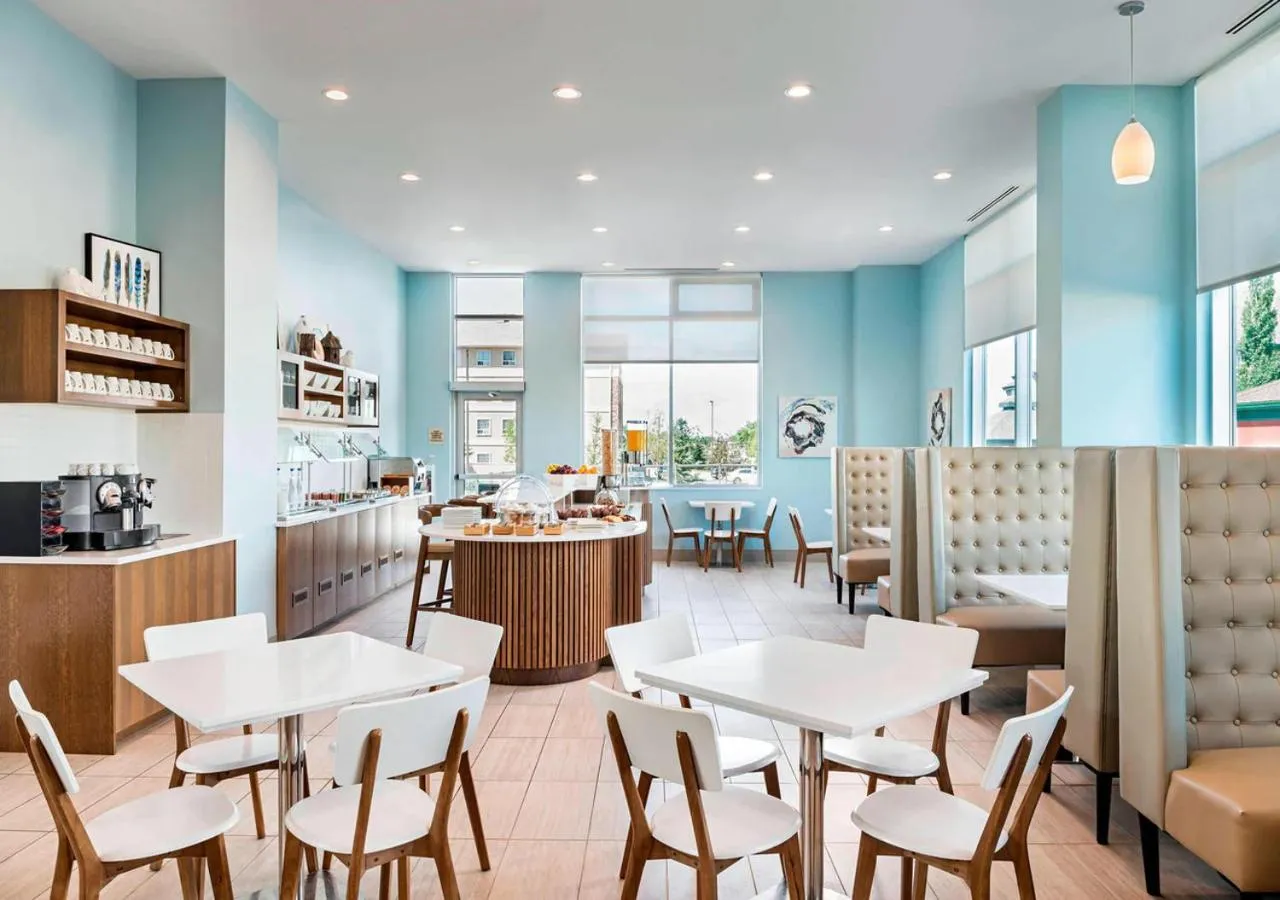 Breakfast in Element Calgary Airport