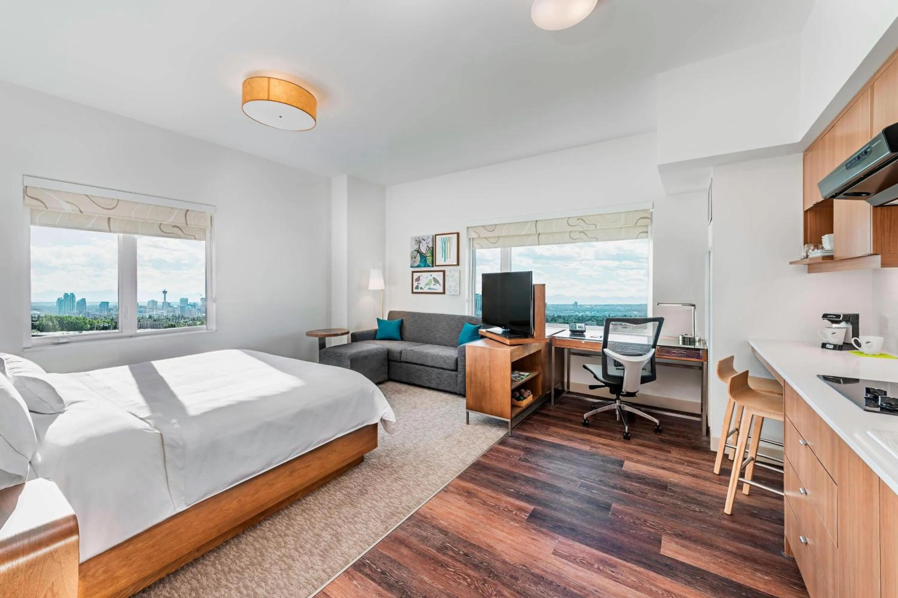 Photo of the whole room, Bed in Element Calgary Airport