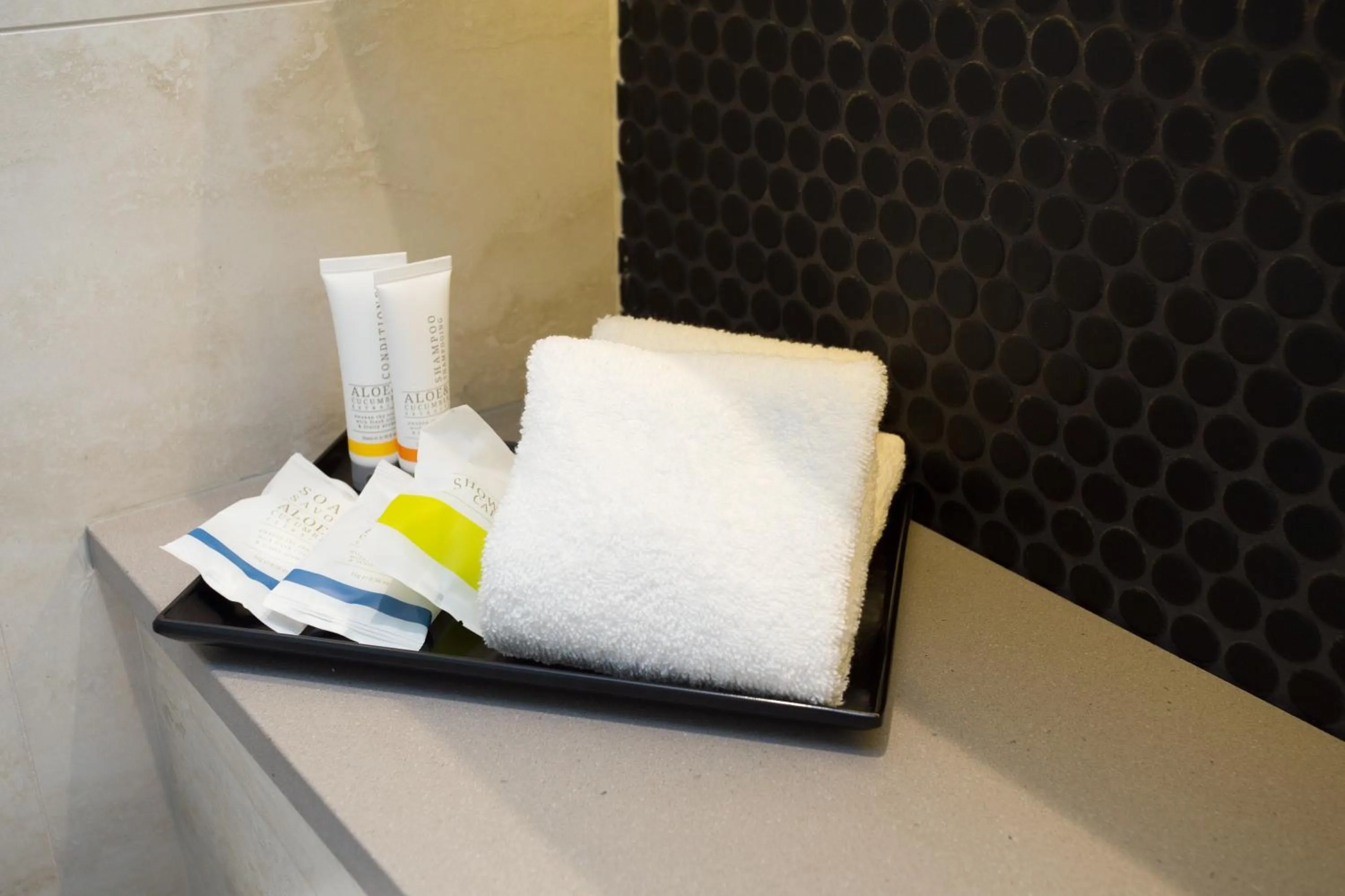 Bed in Quality Hotel Rules Club Wagga