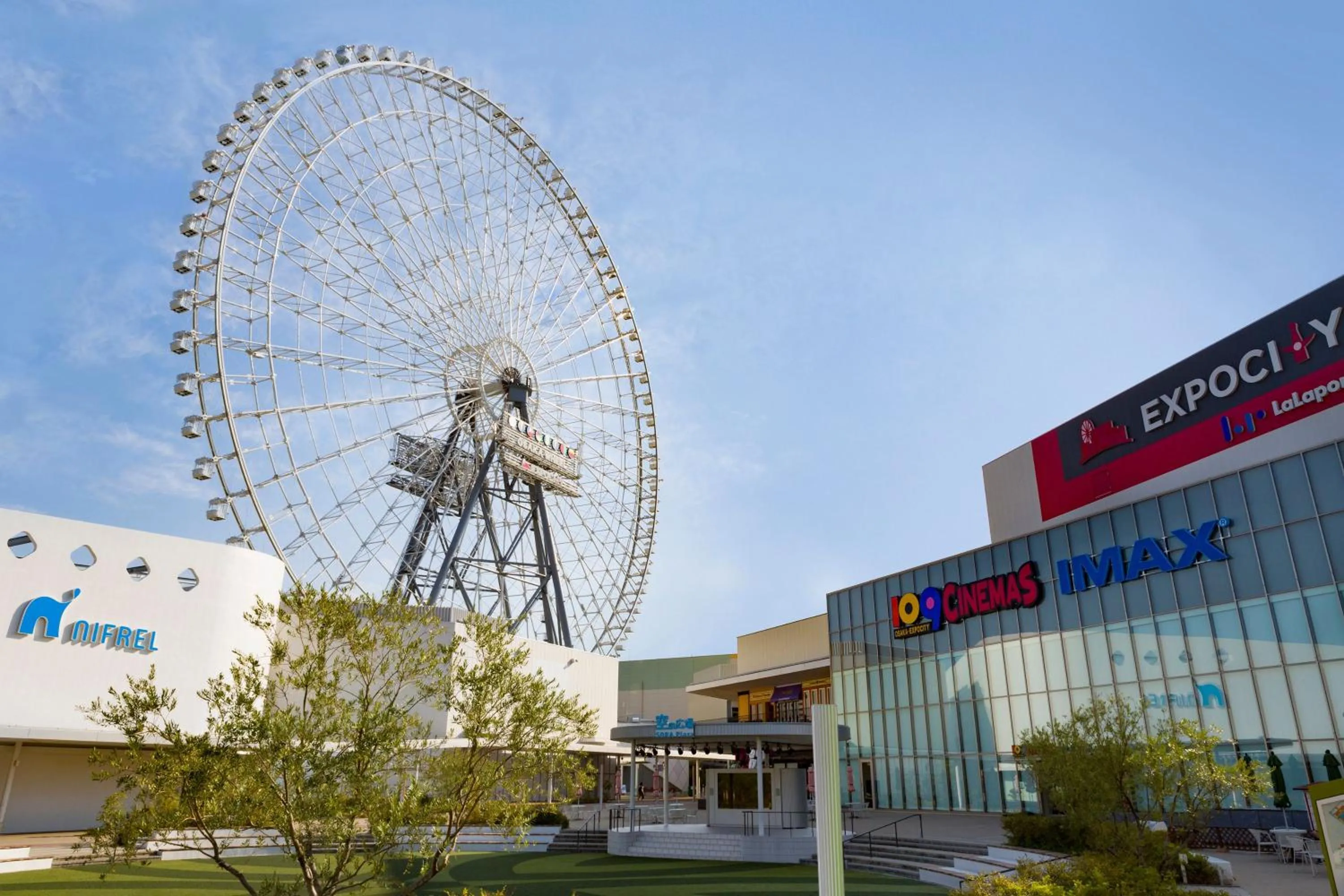 Area and facilities in Minamisenri Crystal Hotel