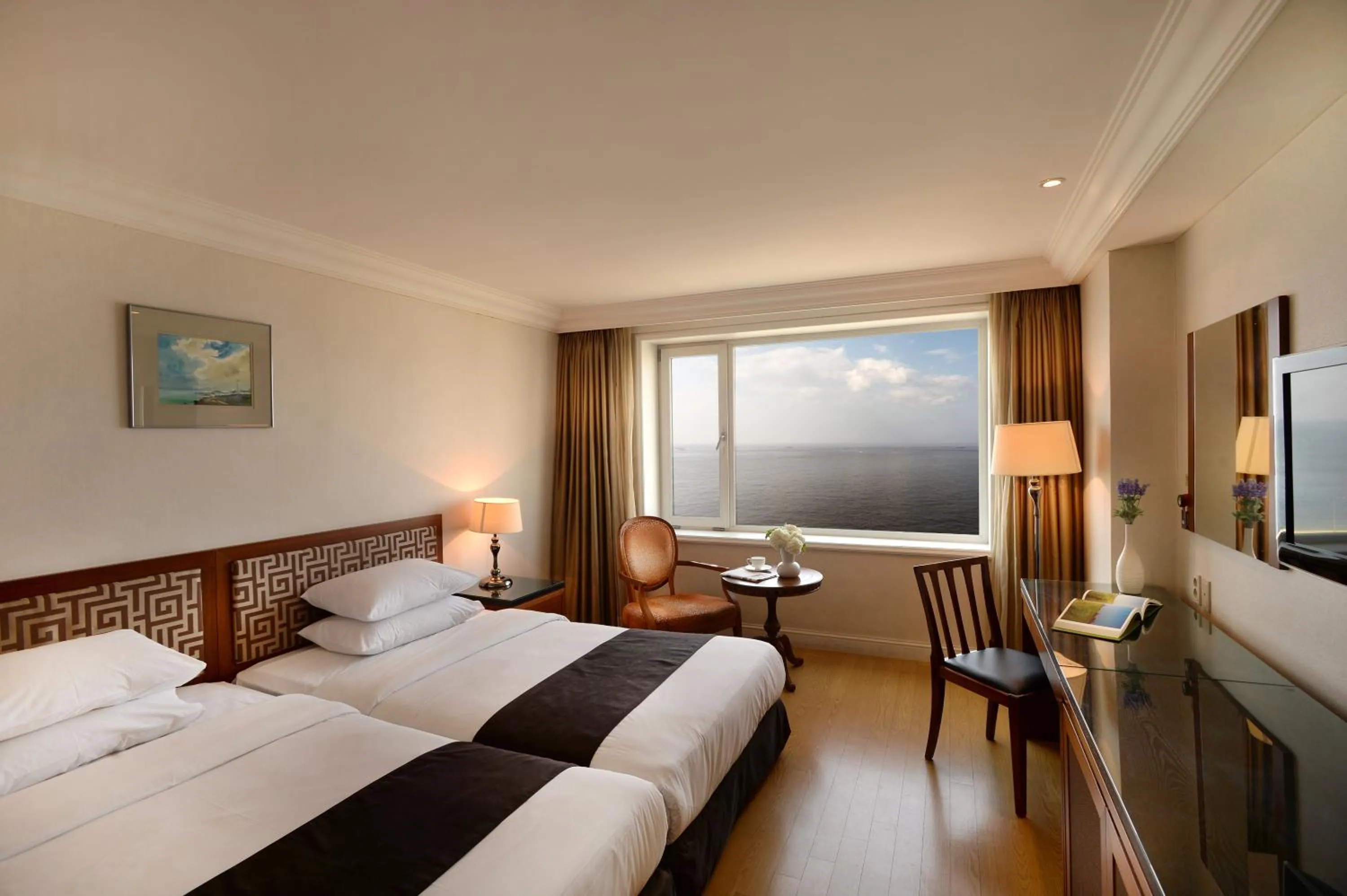 Property building, Bed in Jeju Oriental Hotel & Casino