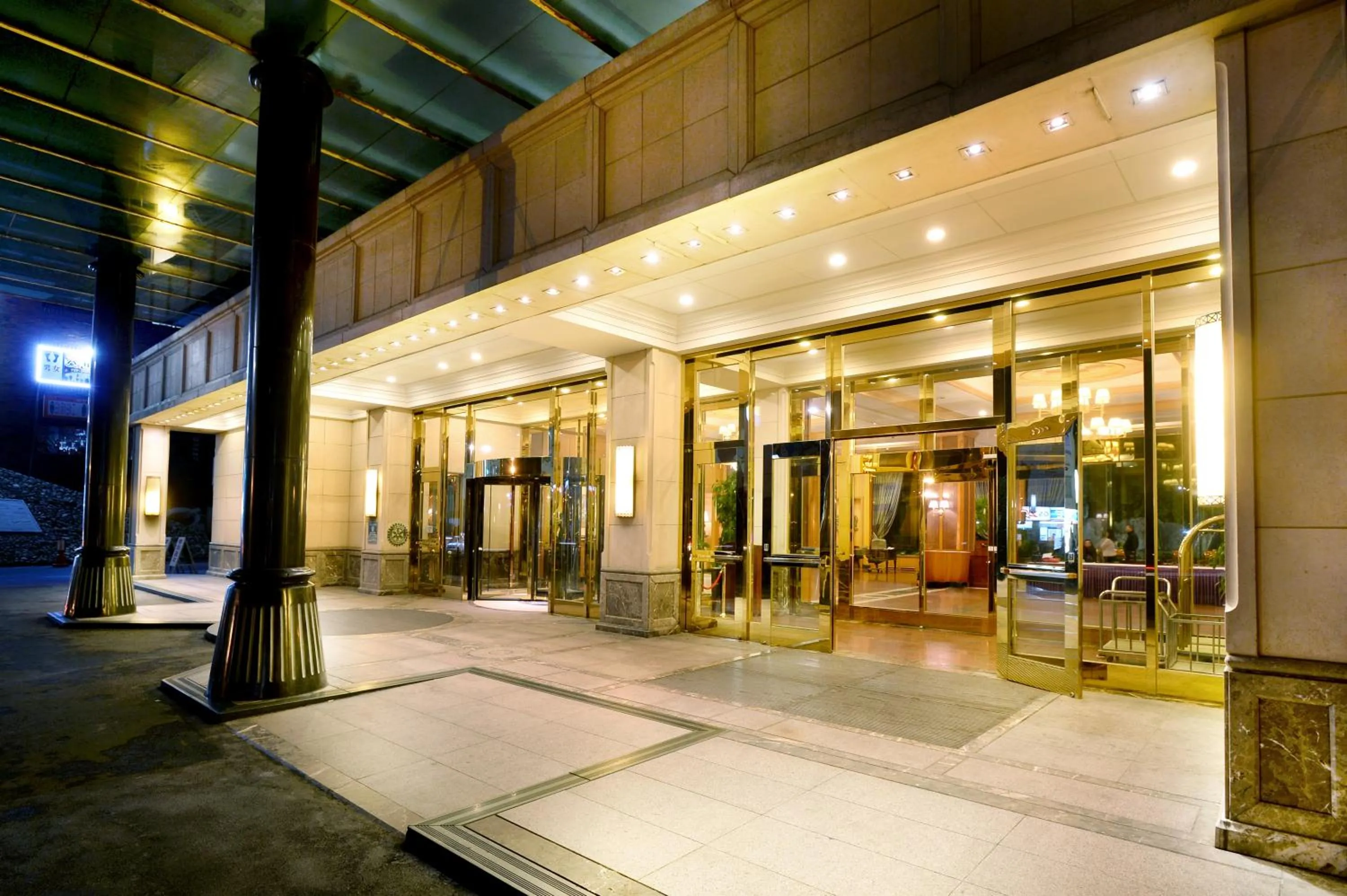 Facade/entrance in Jeju Oriental Hotel & Casino