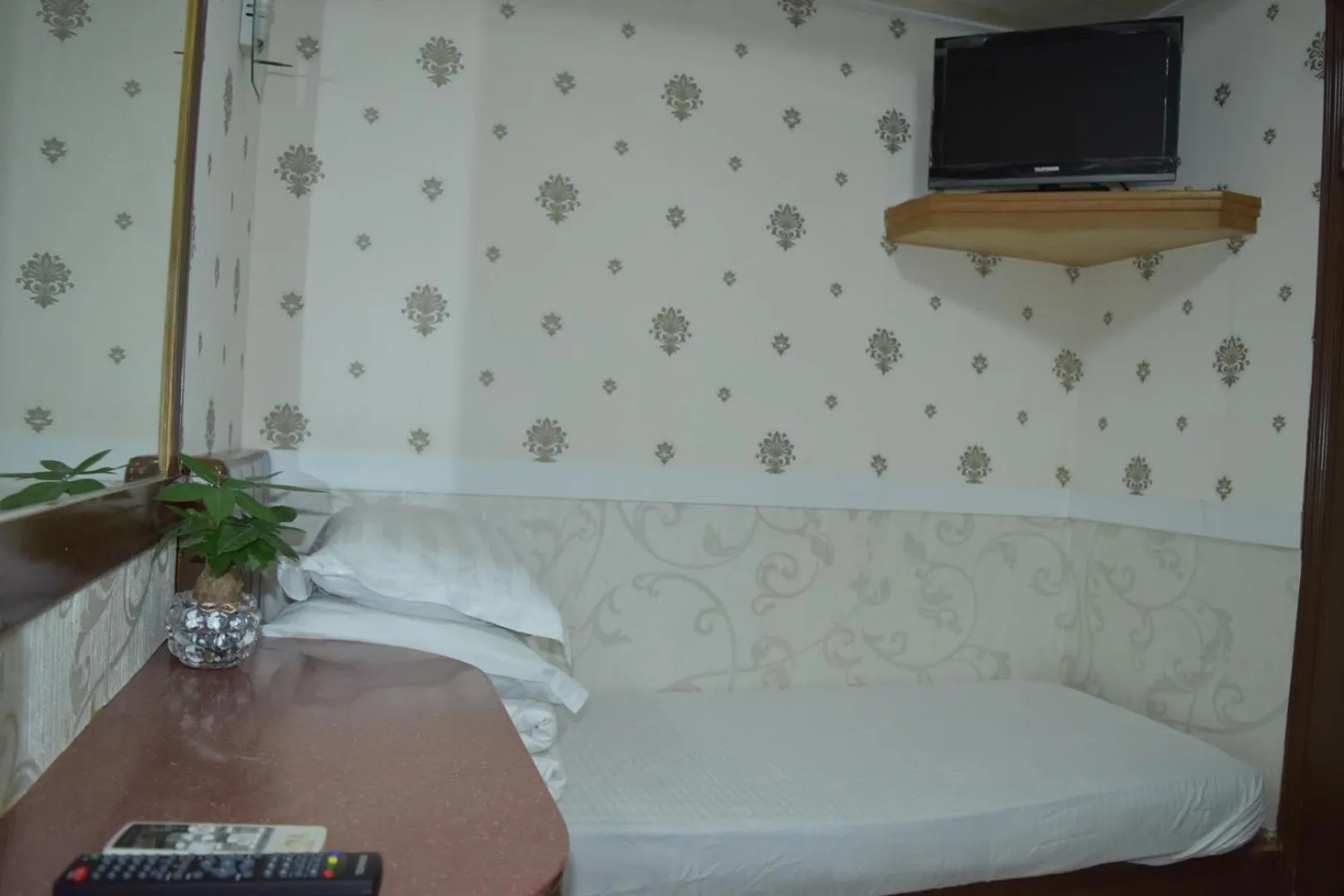 bunk bed, Bed in Astronaut's Hotel