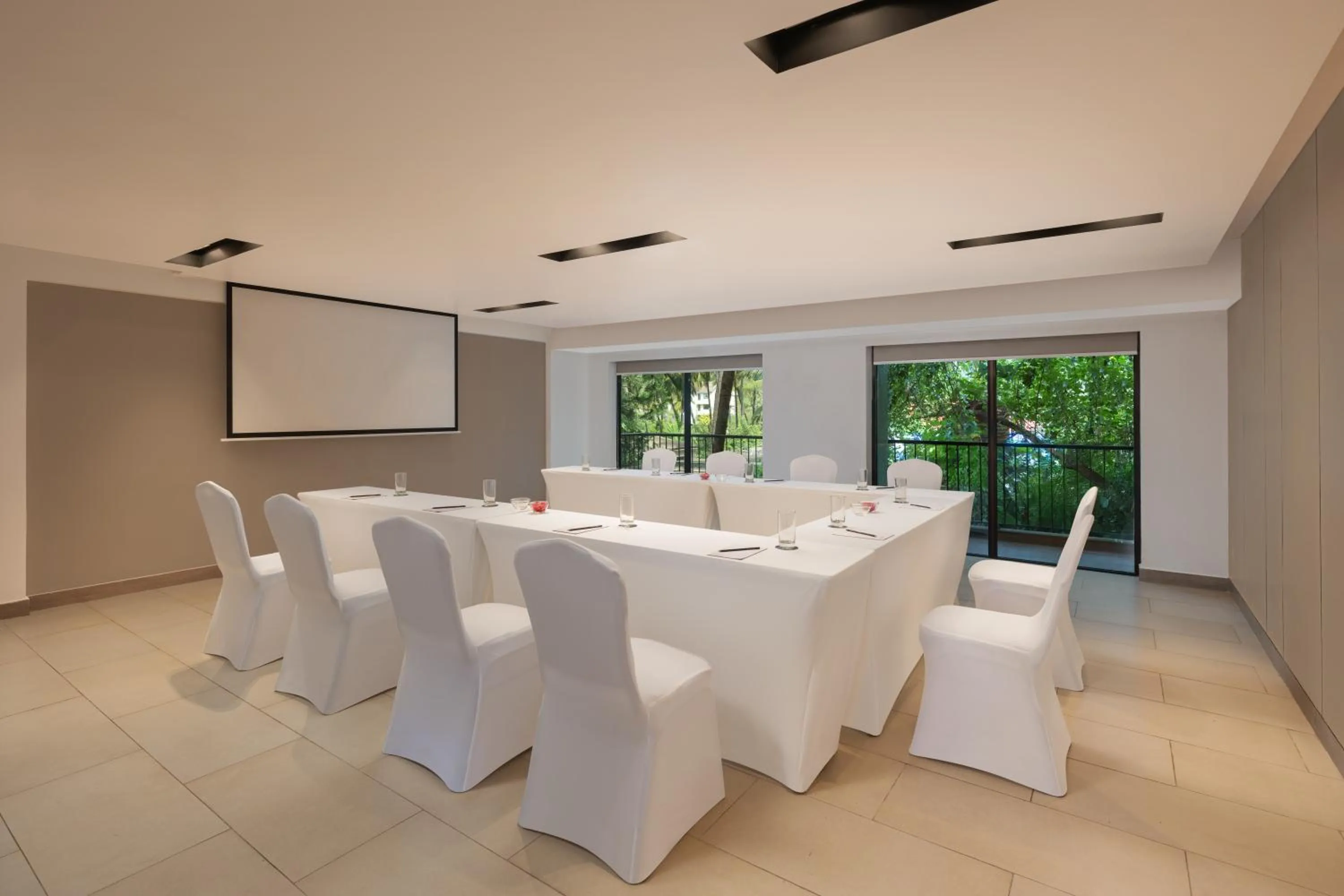 Meeting/conference room in Fairfield by Marriott Goa Anjuna