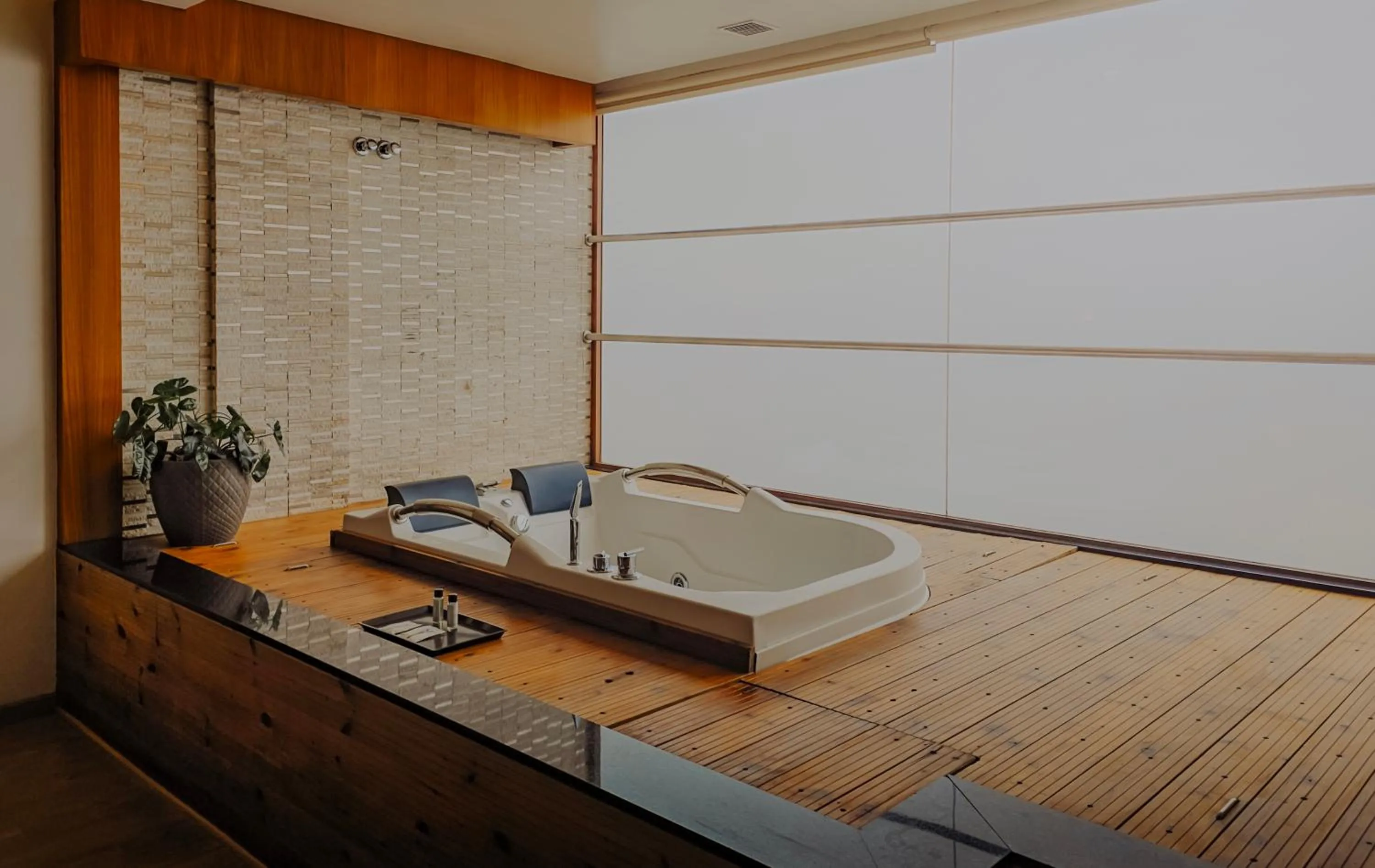 Hot Tub in Amber Dale Luxury Hotel & Spa, Munnar