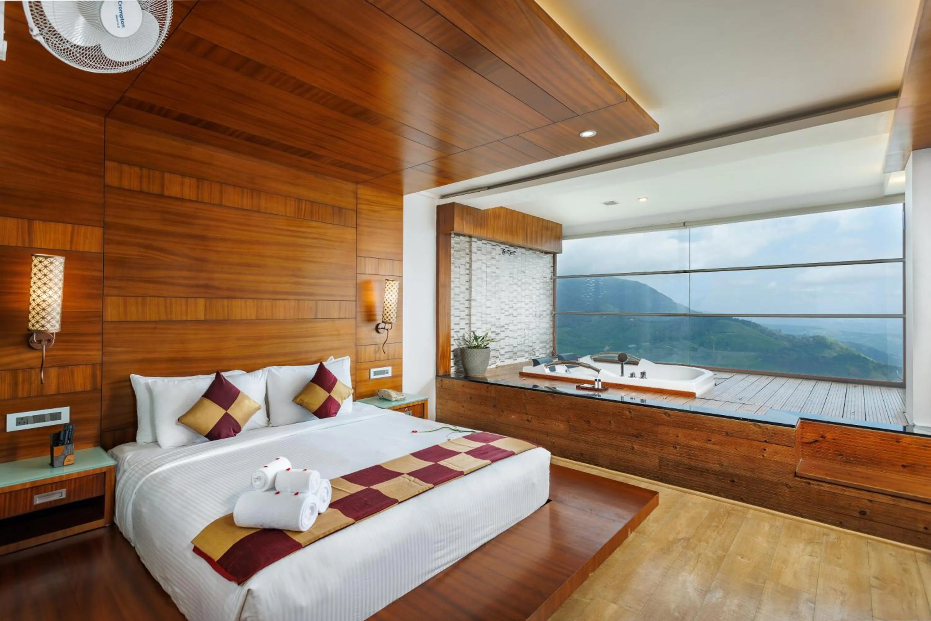 Hot Tub, Bed in Amber Dale Luxury Hotel & Spa, Munnar