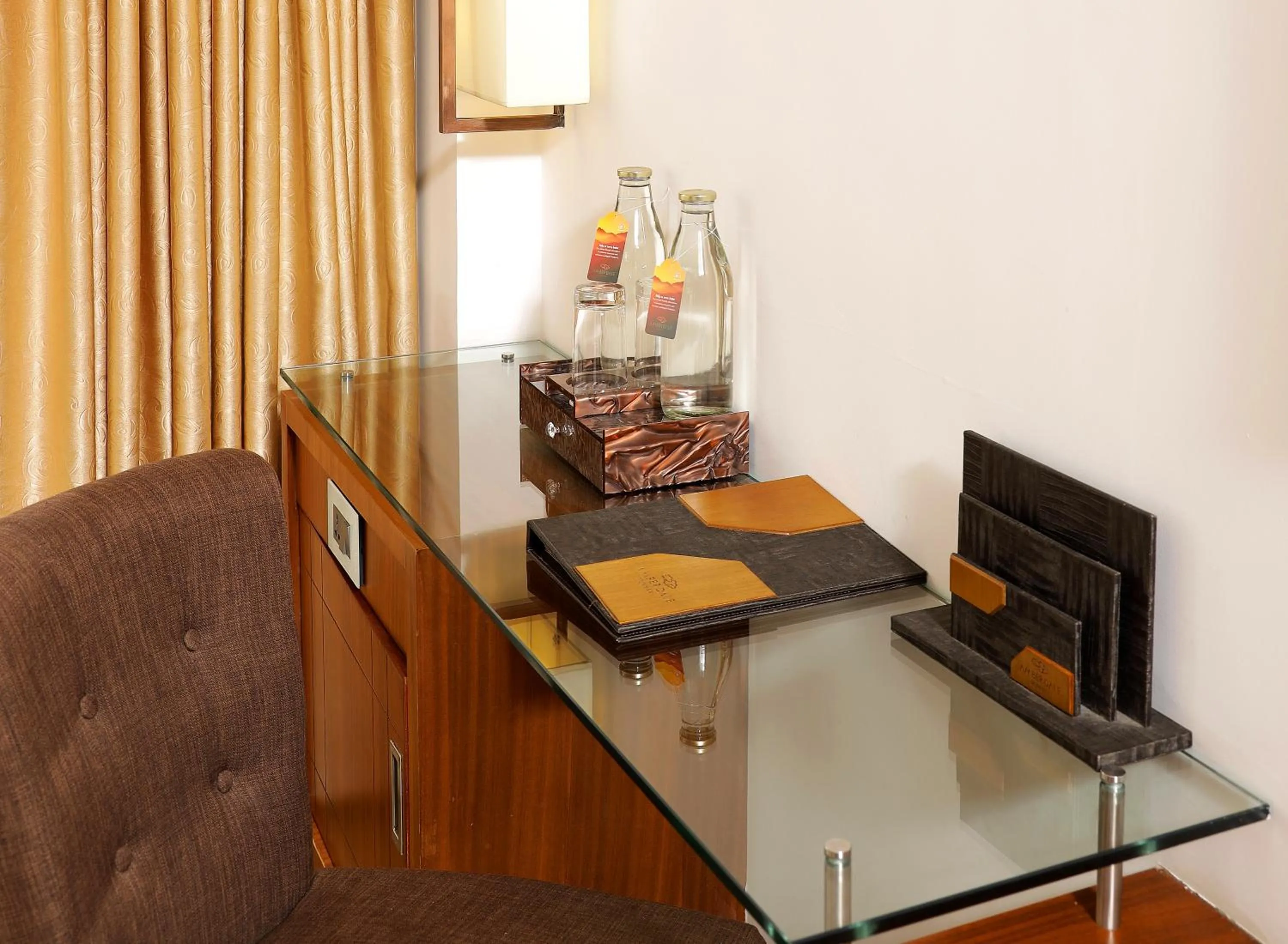 Coffee/tea facilities in Amber Dale Luxury Hotel & Spa, Munnar