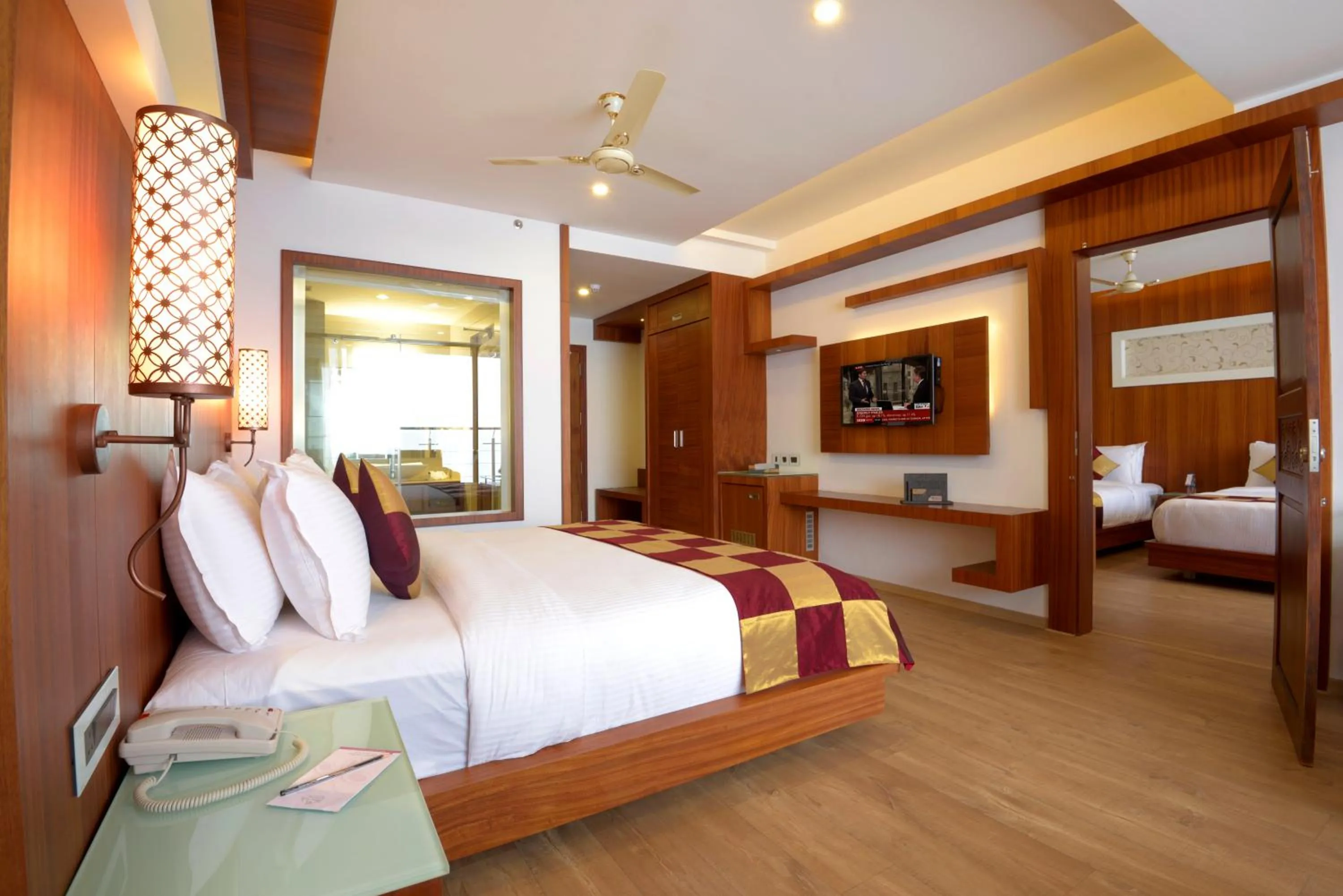 Photo of the whole room, Bed in Amber Dale Luxury Hotel & Spa, Munnar