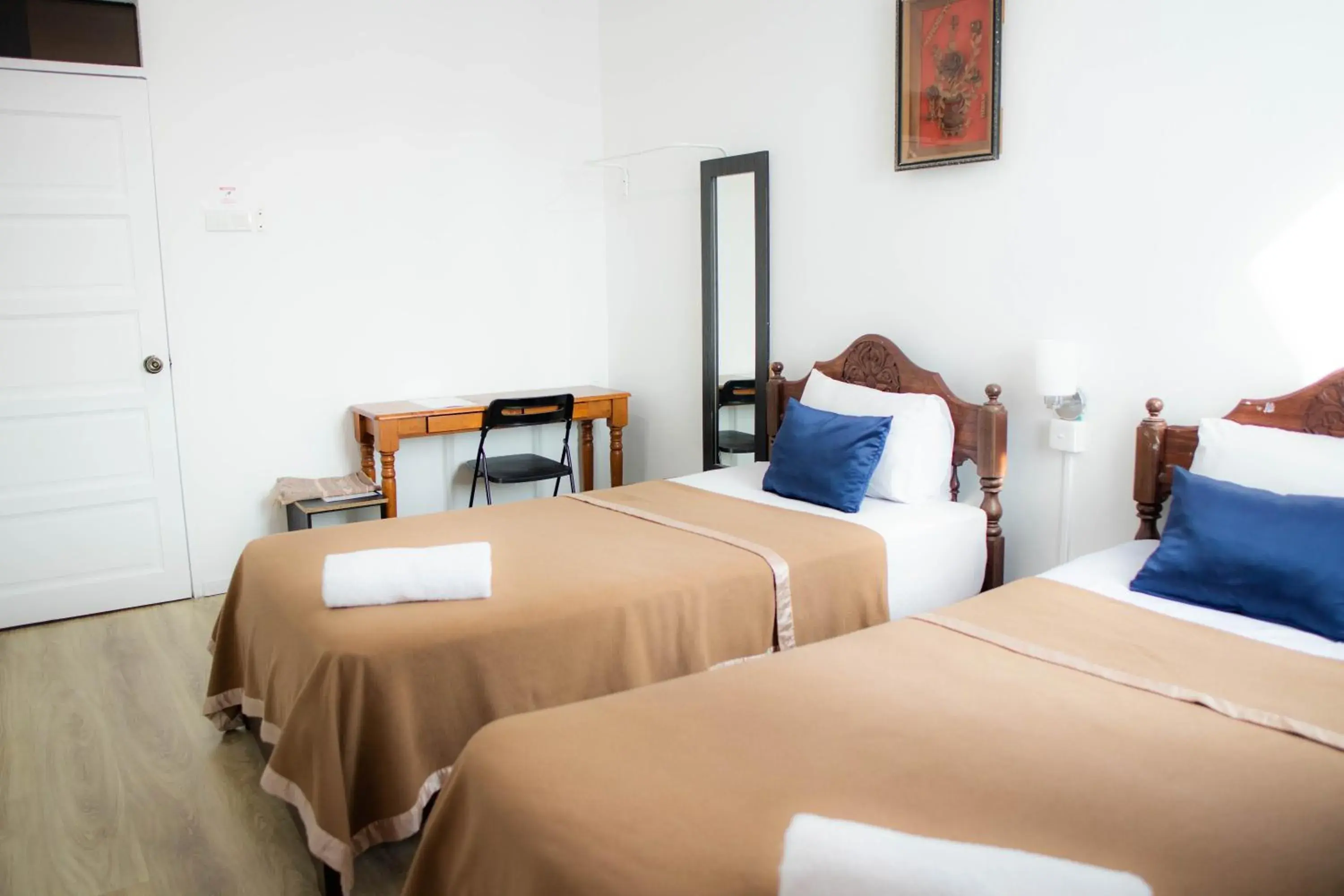 Twin Room with Private Bathroom in Sura Inn Twin Room with Private Bathroom in Sura Inn