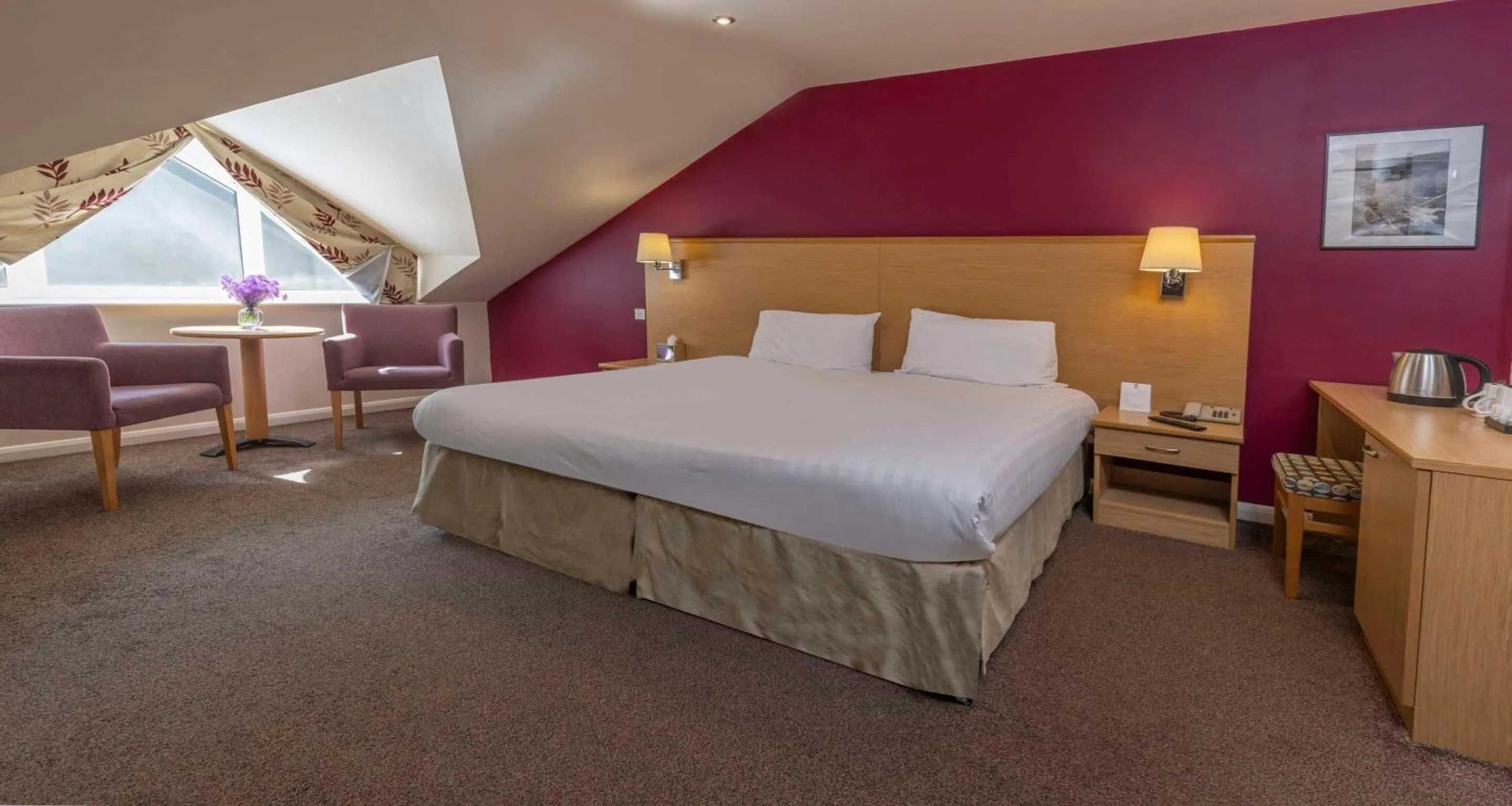 Golfcourse, Bed in Best Western The Dartmouth Hotel, Golf & Spa