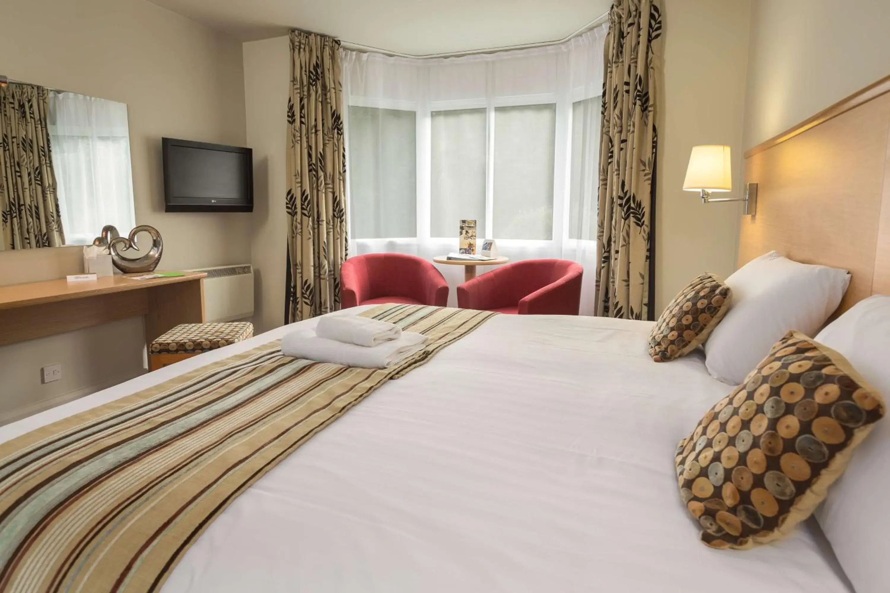 Family Twin Room with Golf View in Best Western The Dartmouth Hotel, Golf & Spa Family Twin Room with Golf View in Best Western The Dartmouth Hotel, Golf & Spa