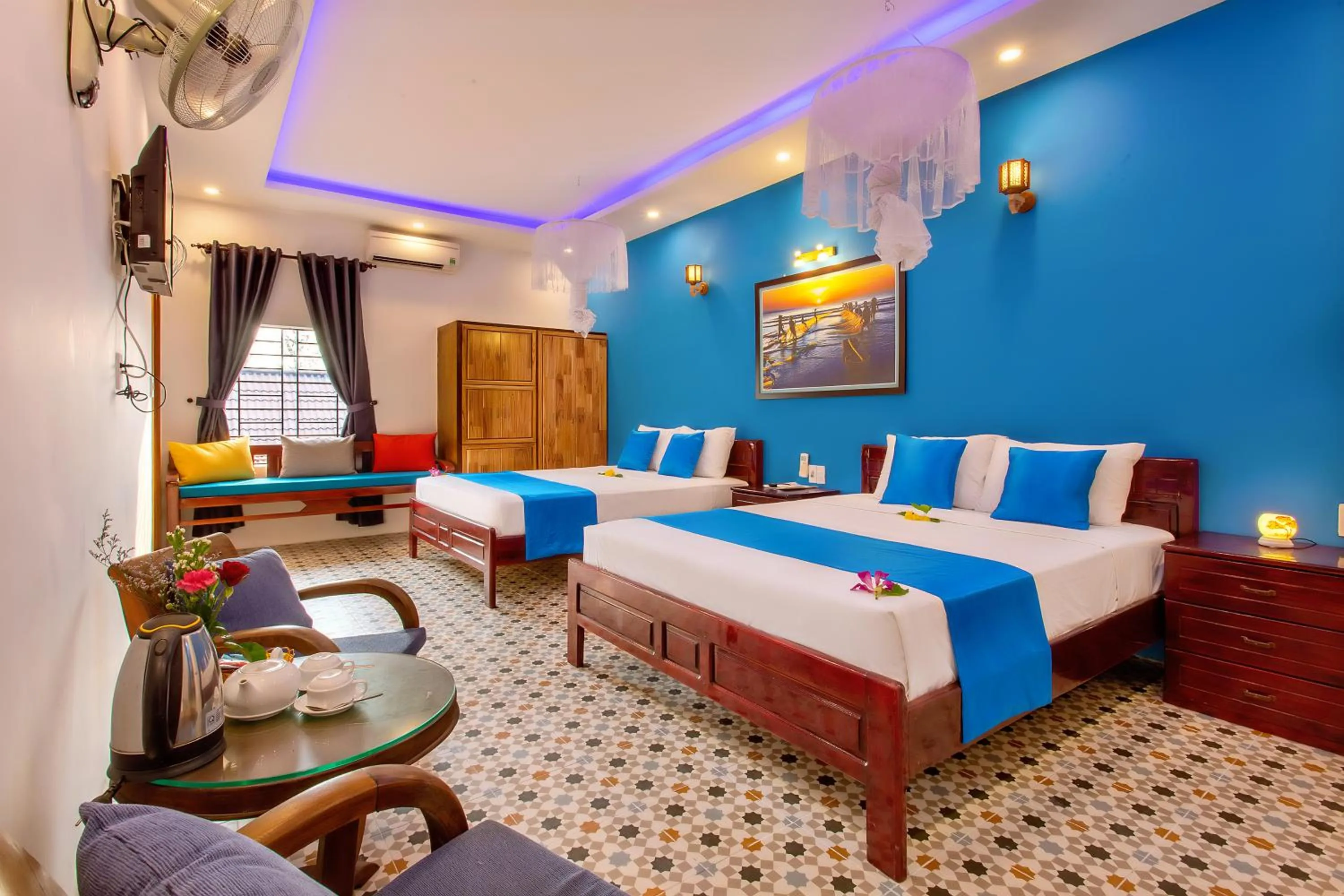 Photo of the whole room, Bed in Lang Dong An Bang