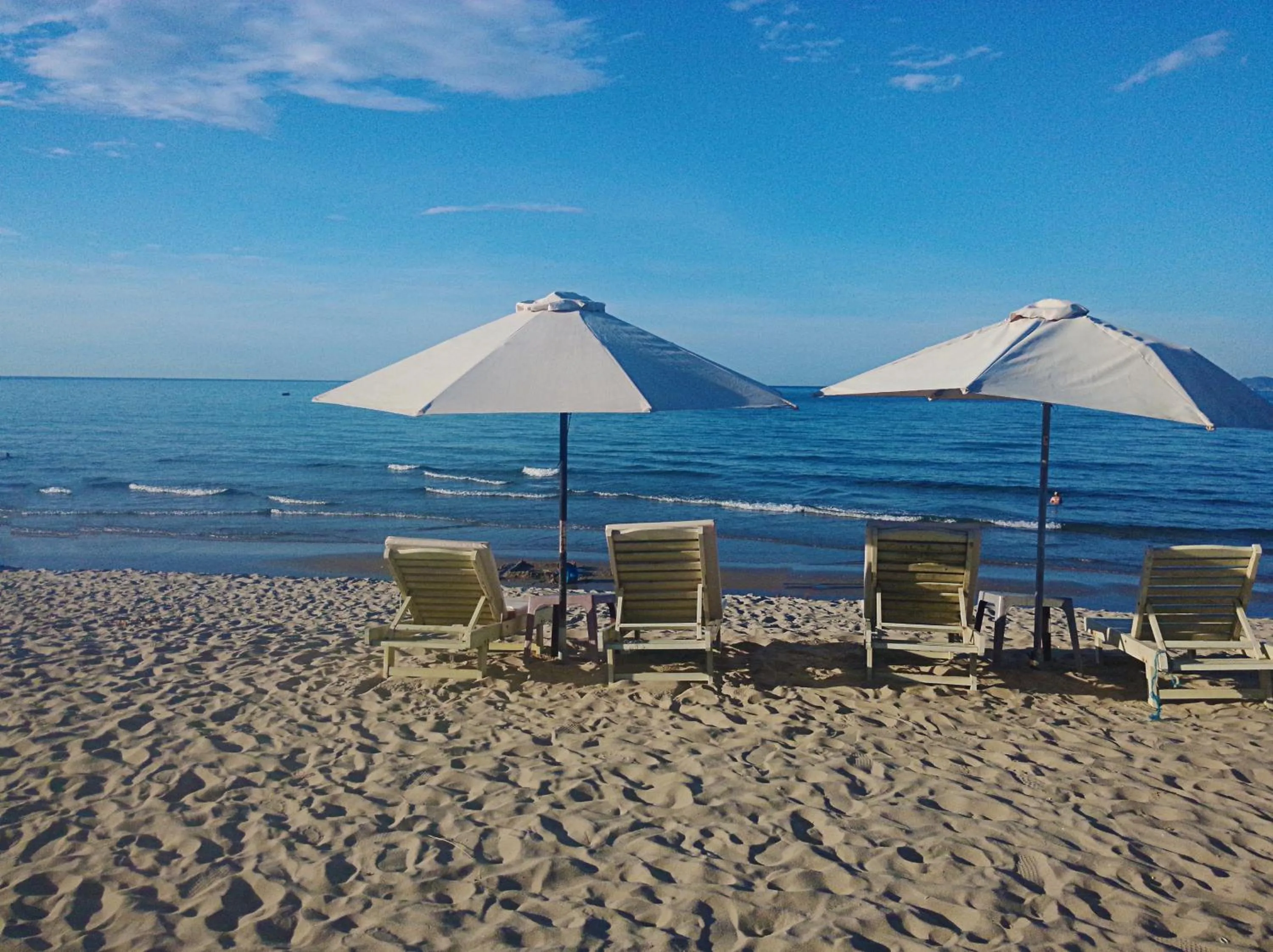 Beach in Lang Dong An Bang