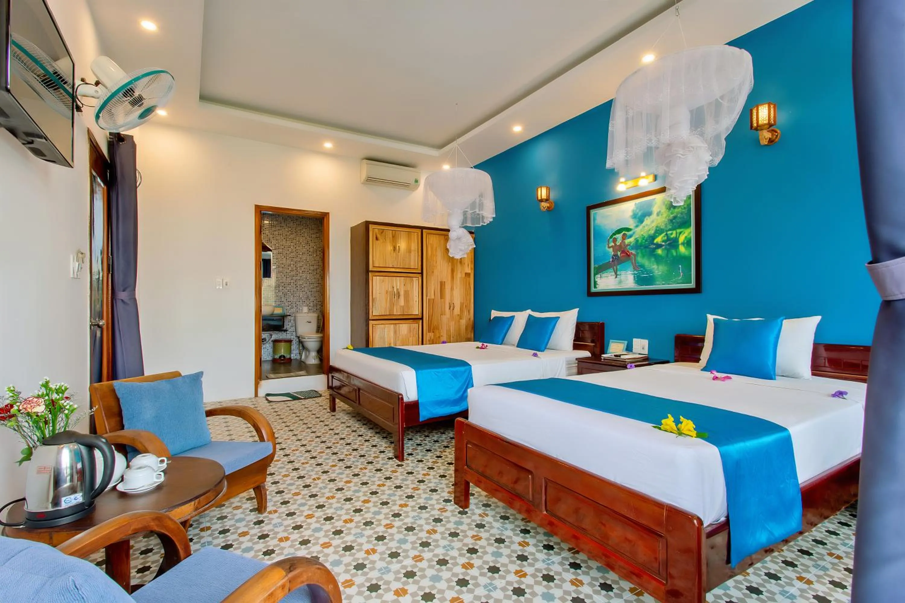 Photo of the whole room, Bed in Lang Dong An Bang