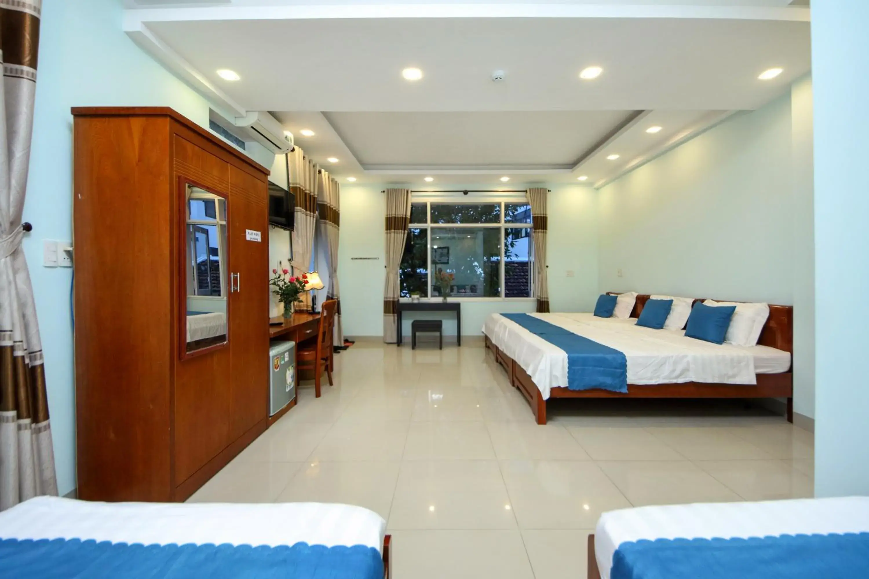 Family Room with Balcony in Quynh Long Villa Family Room with Balcony in Quynh Long Villa