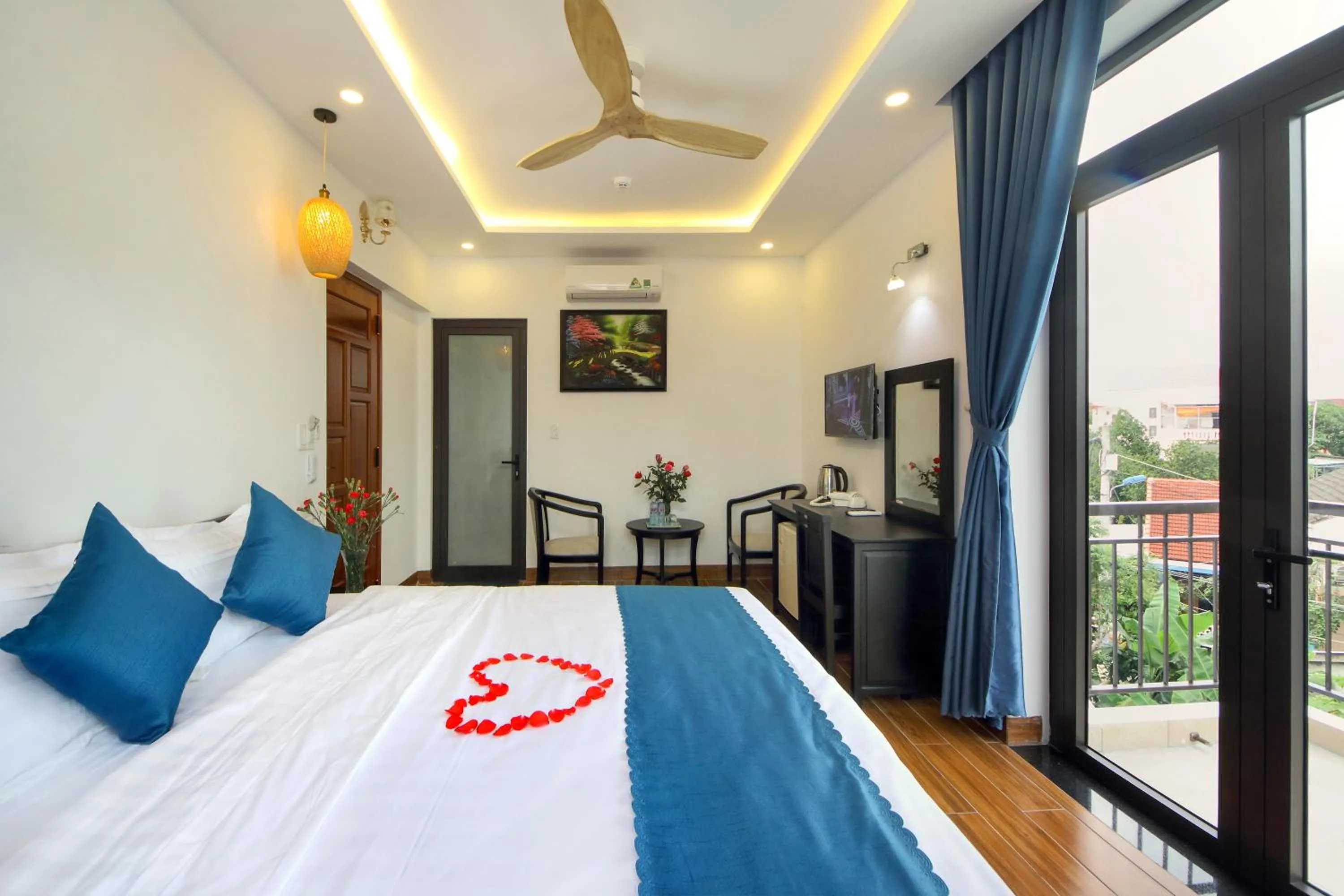 Bed in Quynh Long Villa