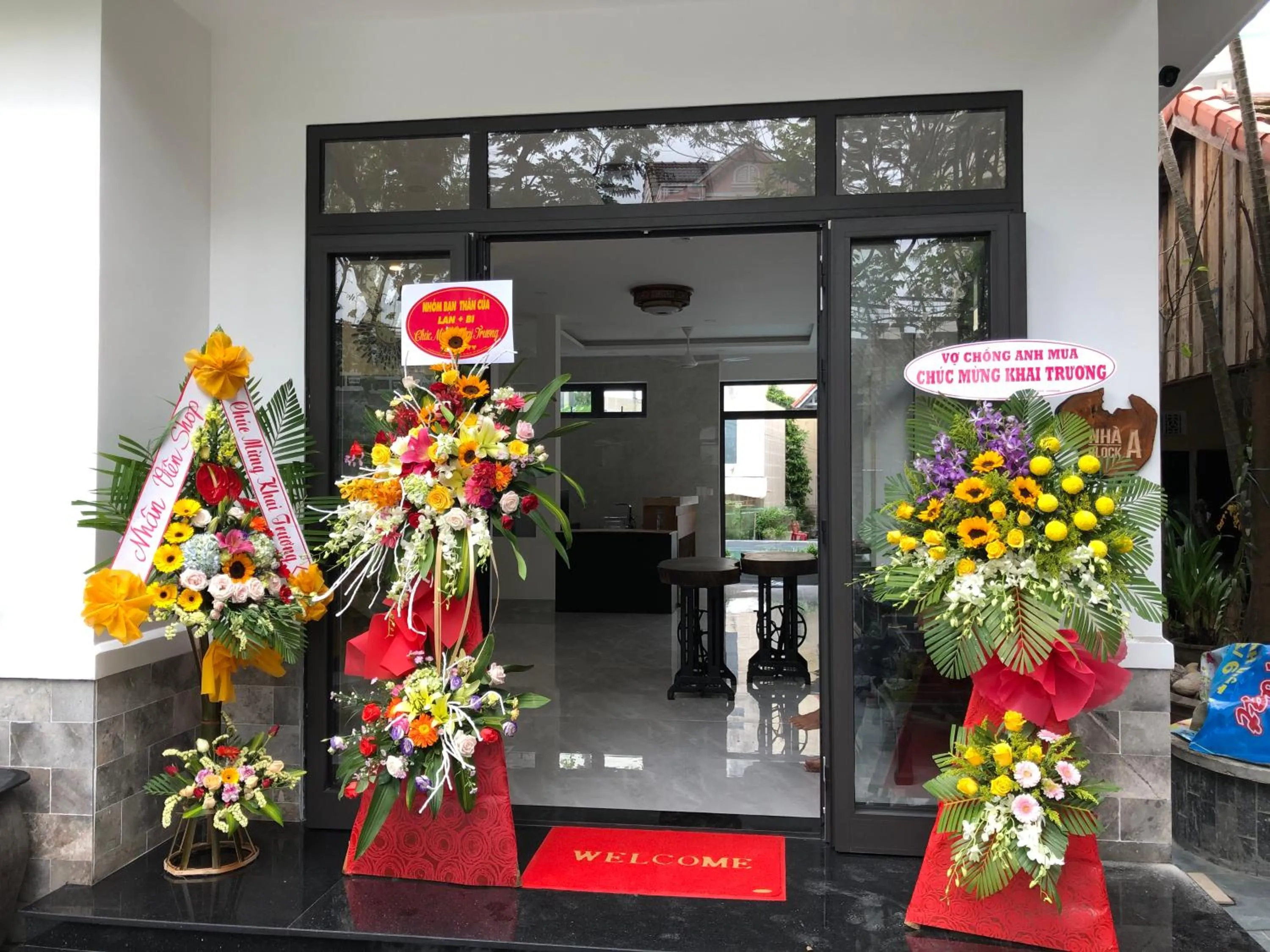 Facade/entrance in Quynh Long Villa