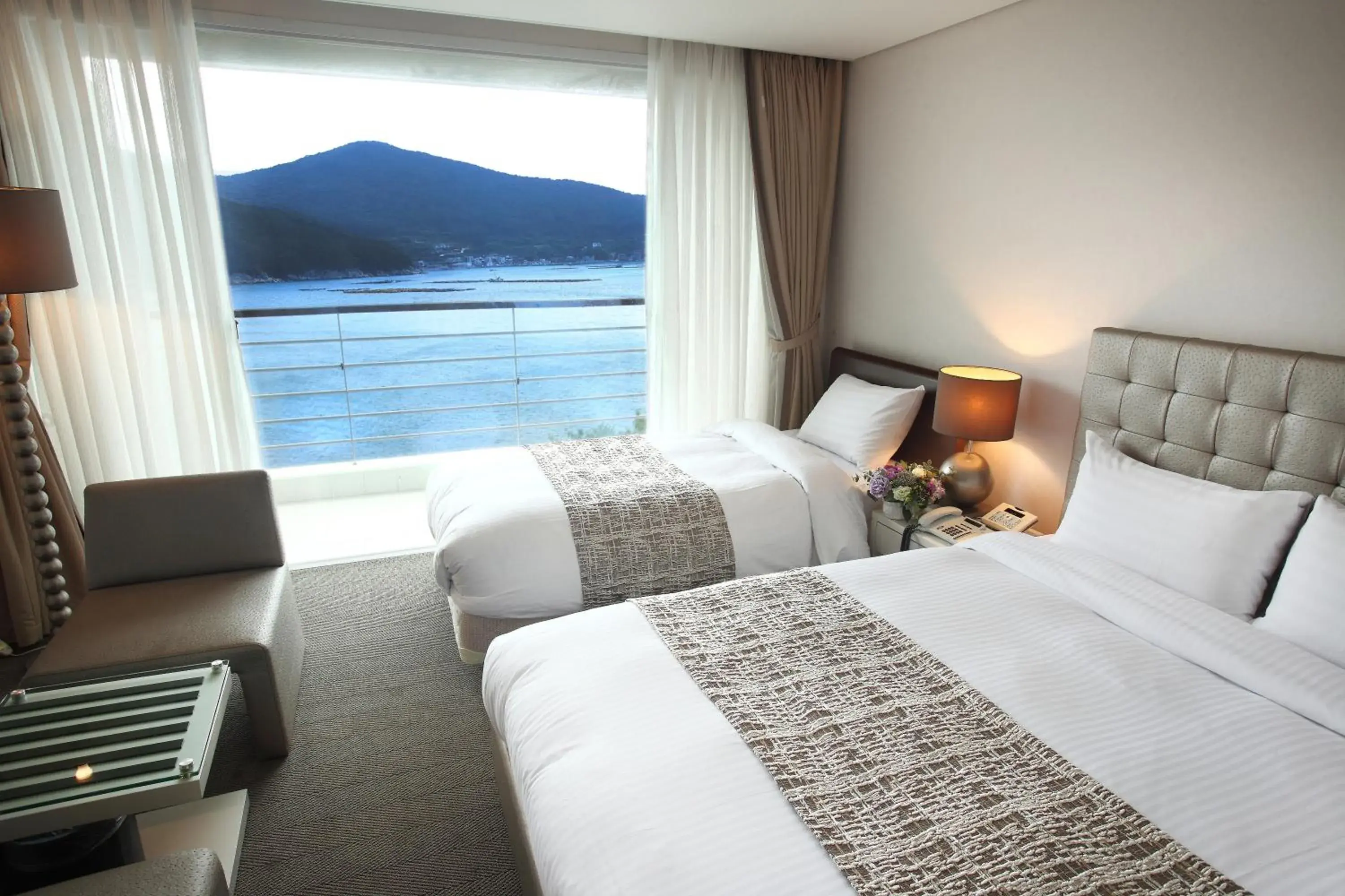Sea view, Bed in Hotel Riviera Geoje Sea view, Bed in Hotel Riviera Geoje