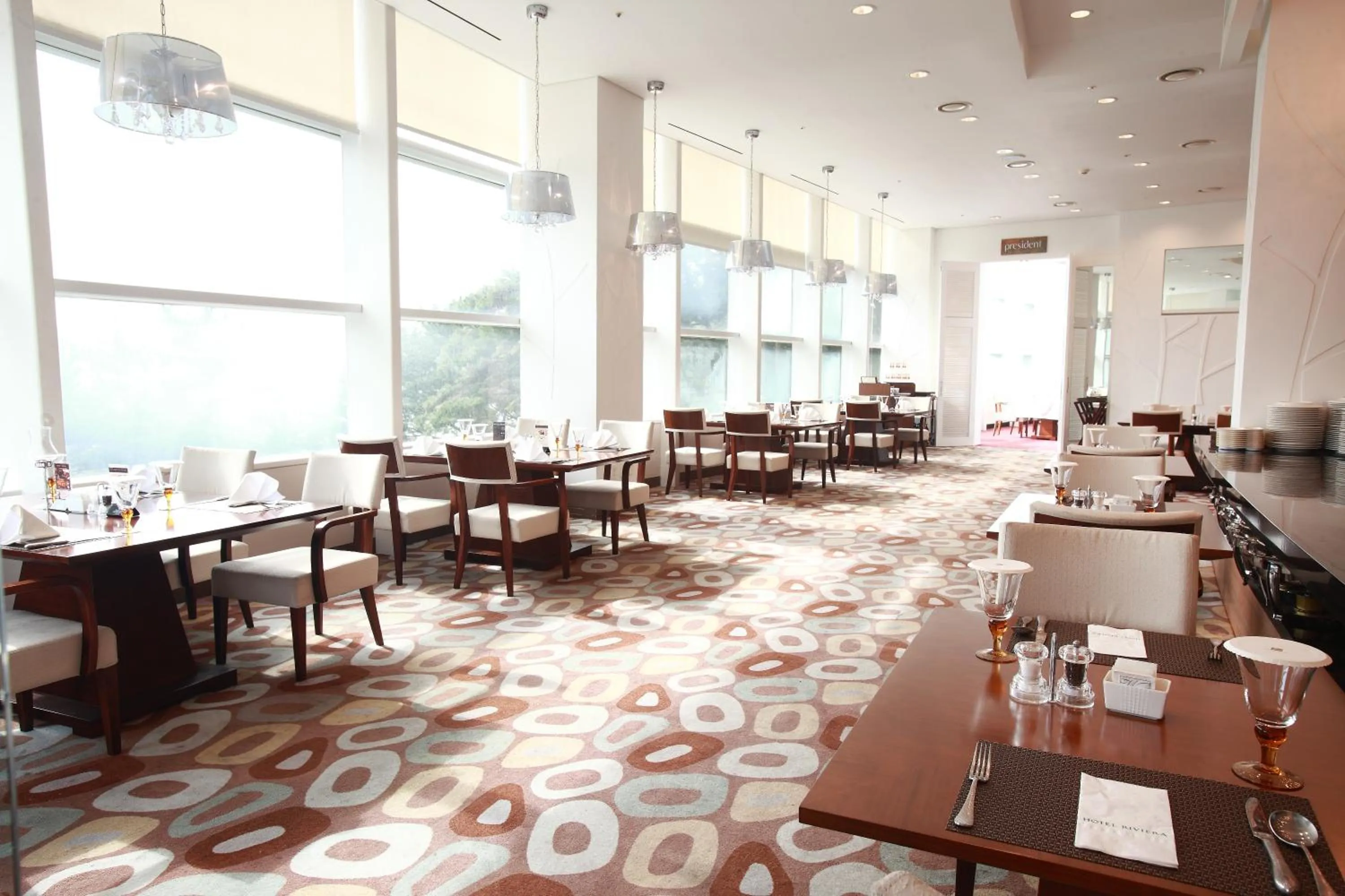 Restaurant/places to eat in Hotel Riviera Geoje