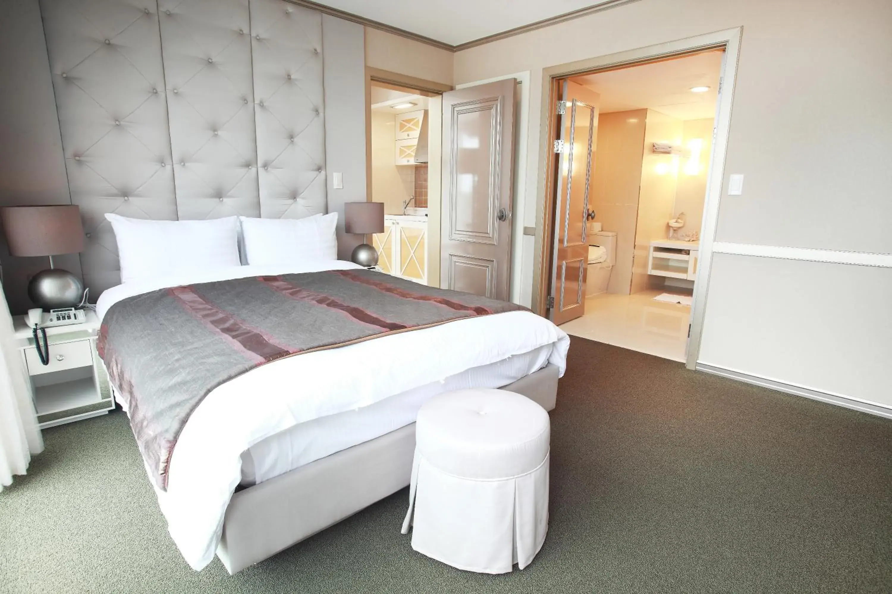 Bedroom, Bed in Hotel Riviera Geoje Bedroom, Bed in Hotel Riviera Geoje