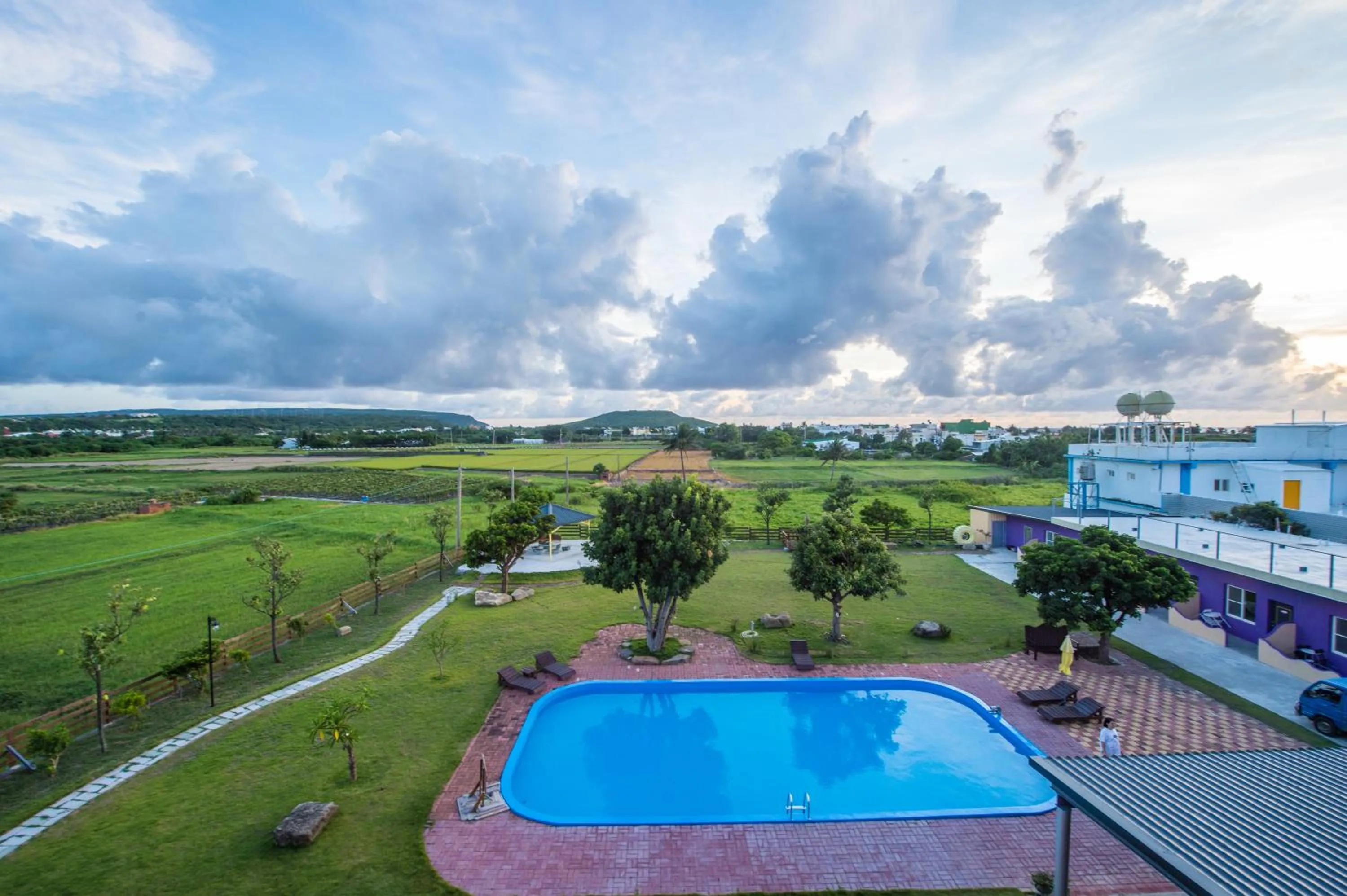 Bird's eye view in Country Lane