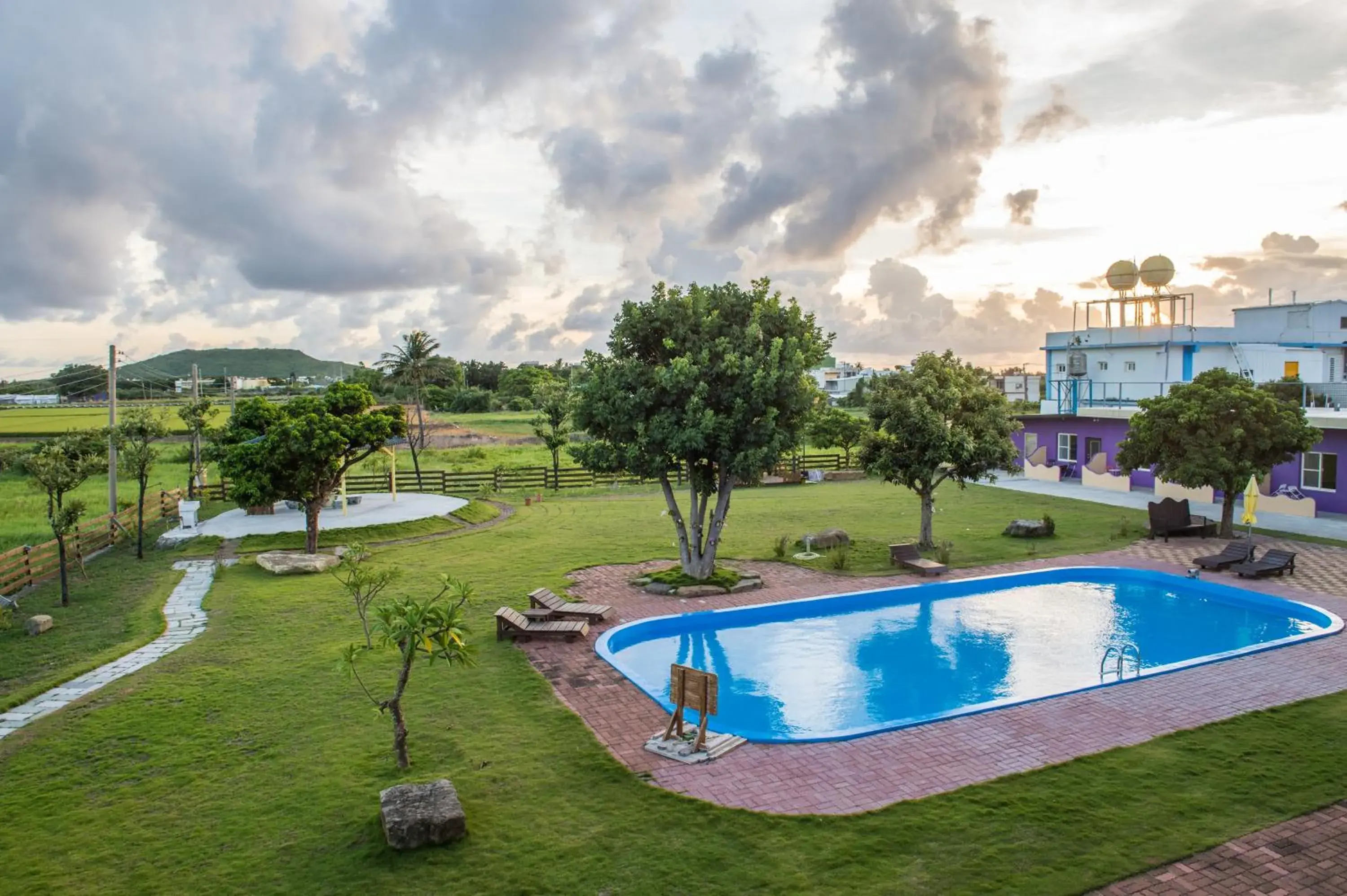 Garden view in Country Lane Garden view in Country Lane