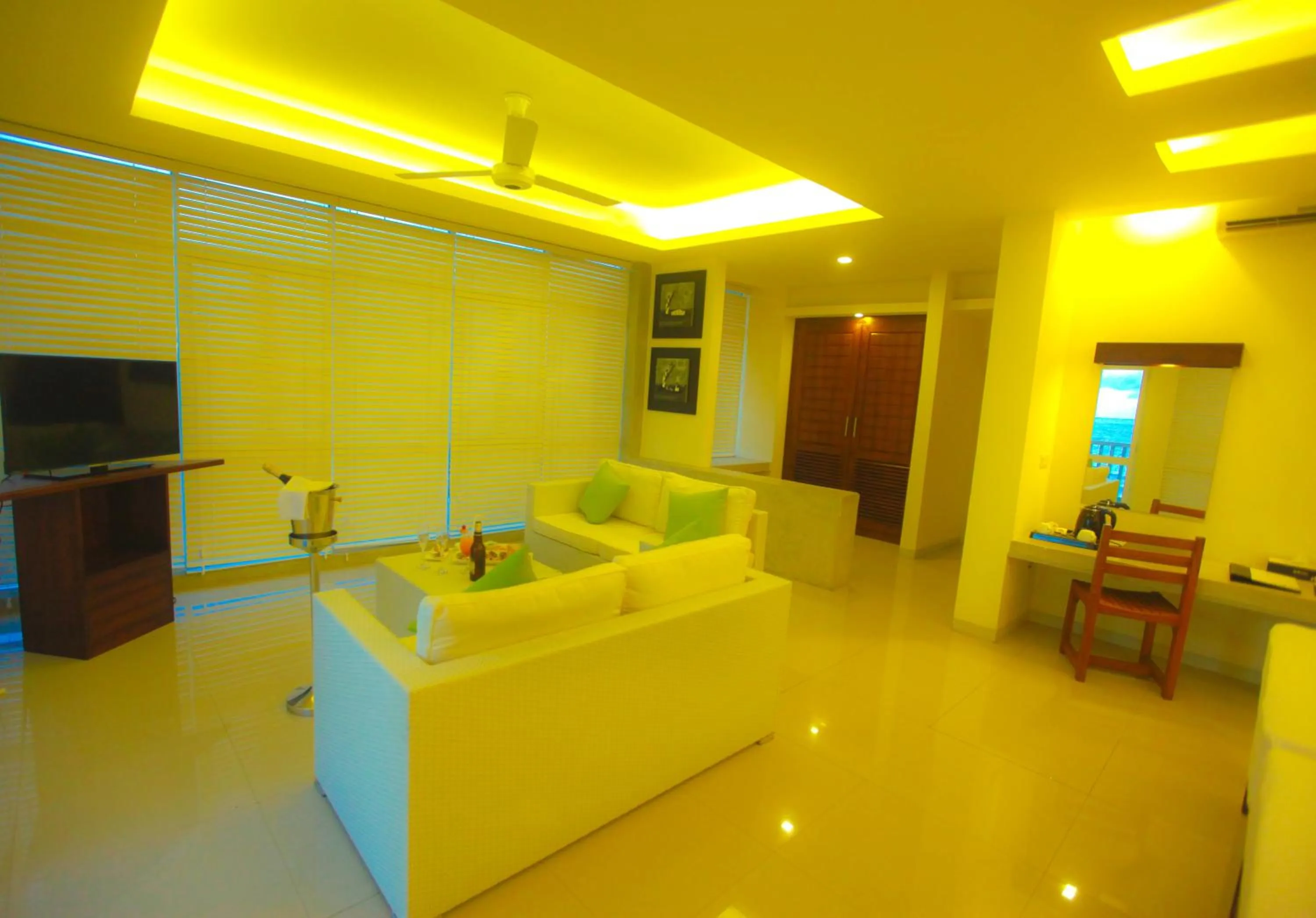 Seating area in Beacon Beach Hotel Negombo