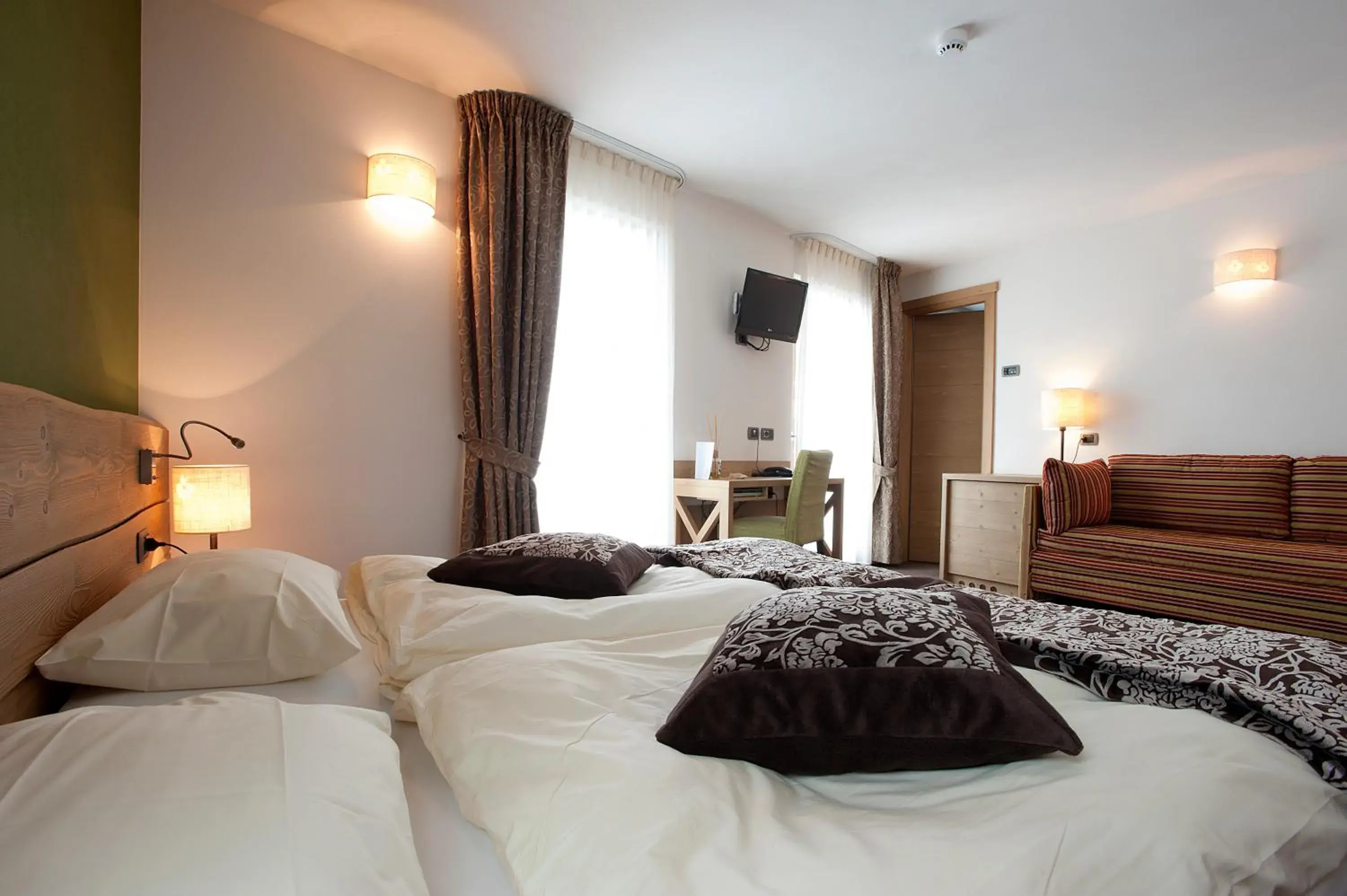 Twin Room with Mountain View in Hotel Vedig Twin Room with Mountain View in Hotel Vedig