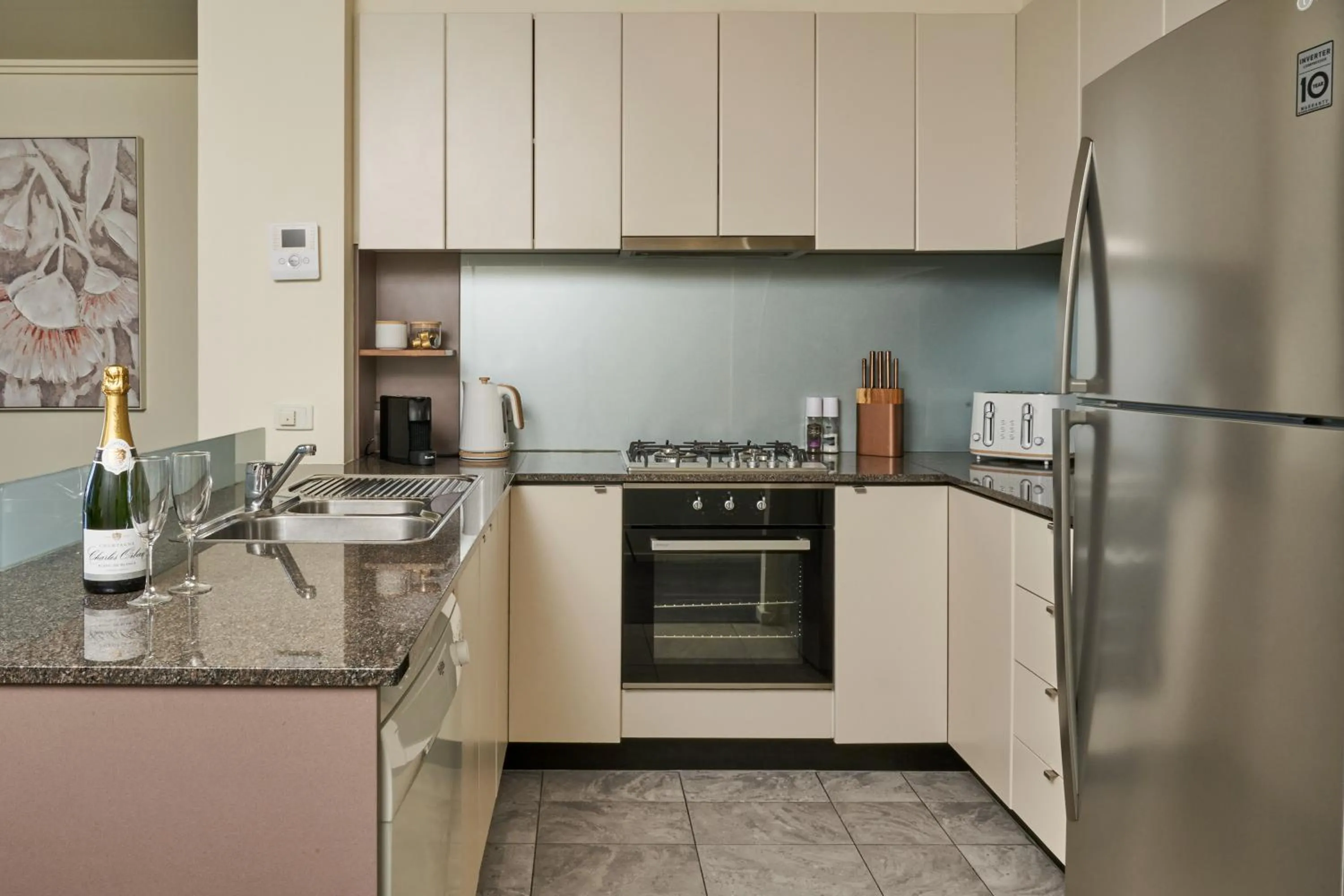Kitchen or kitchenette in Exclusive Stays - Sentinel