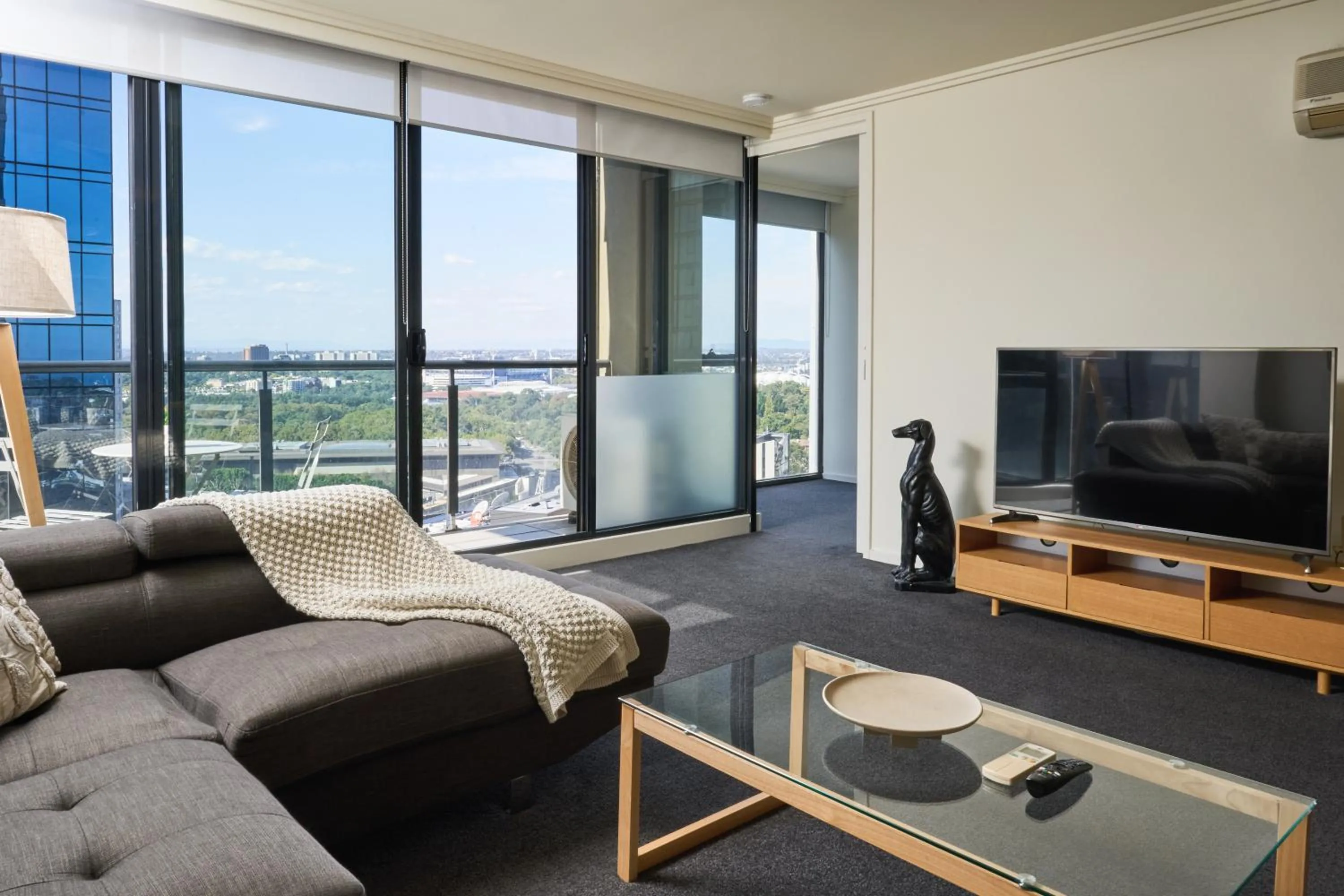 TV and multimedia in Exclusive Stays - Sentinel