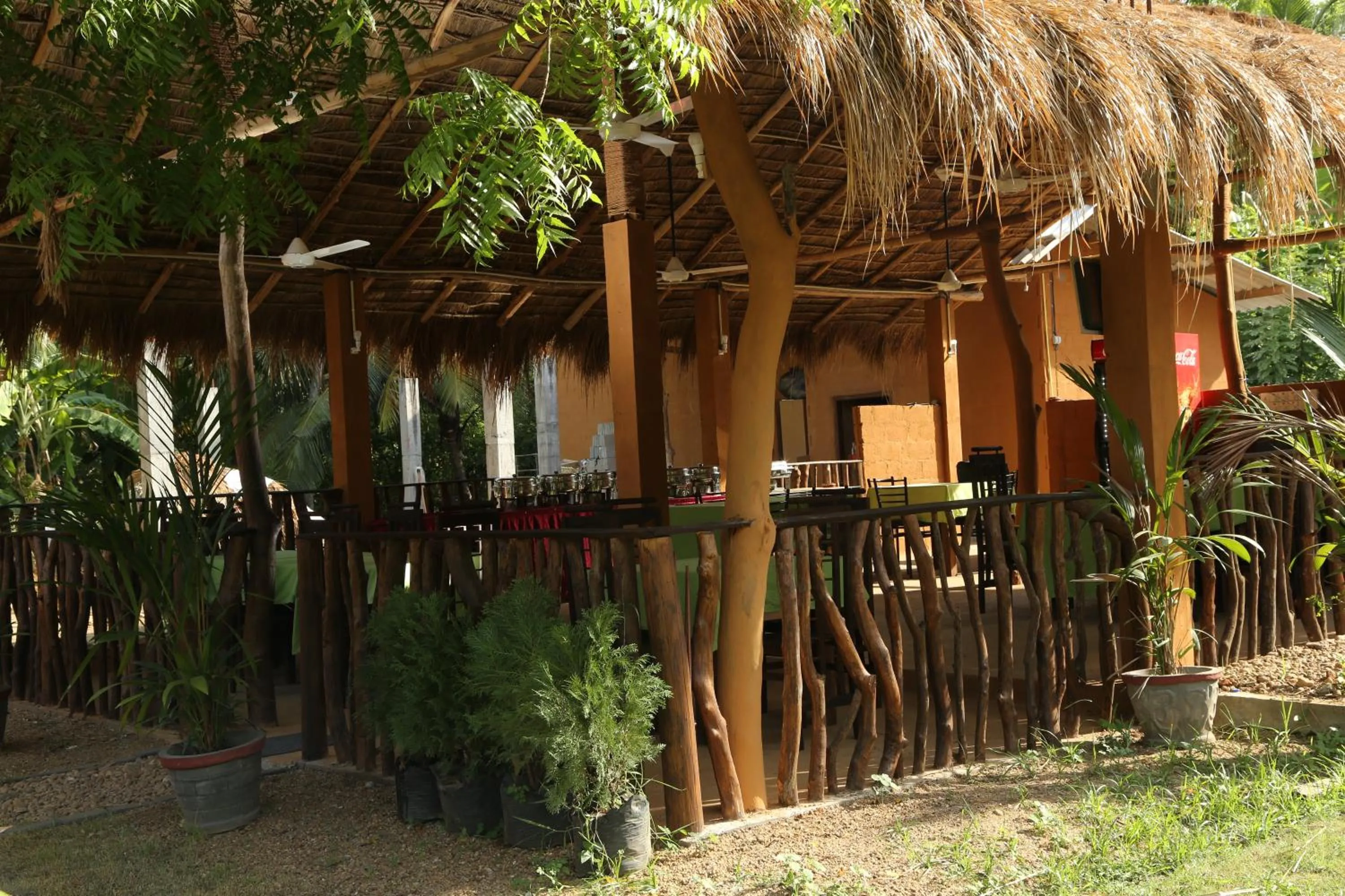 Restaurant/places to eat in The Grand Yala Hotel