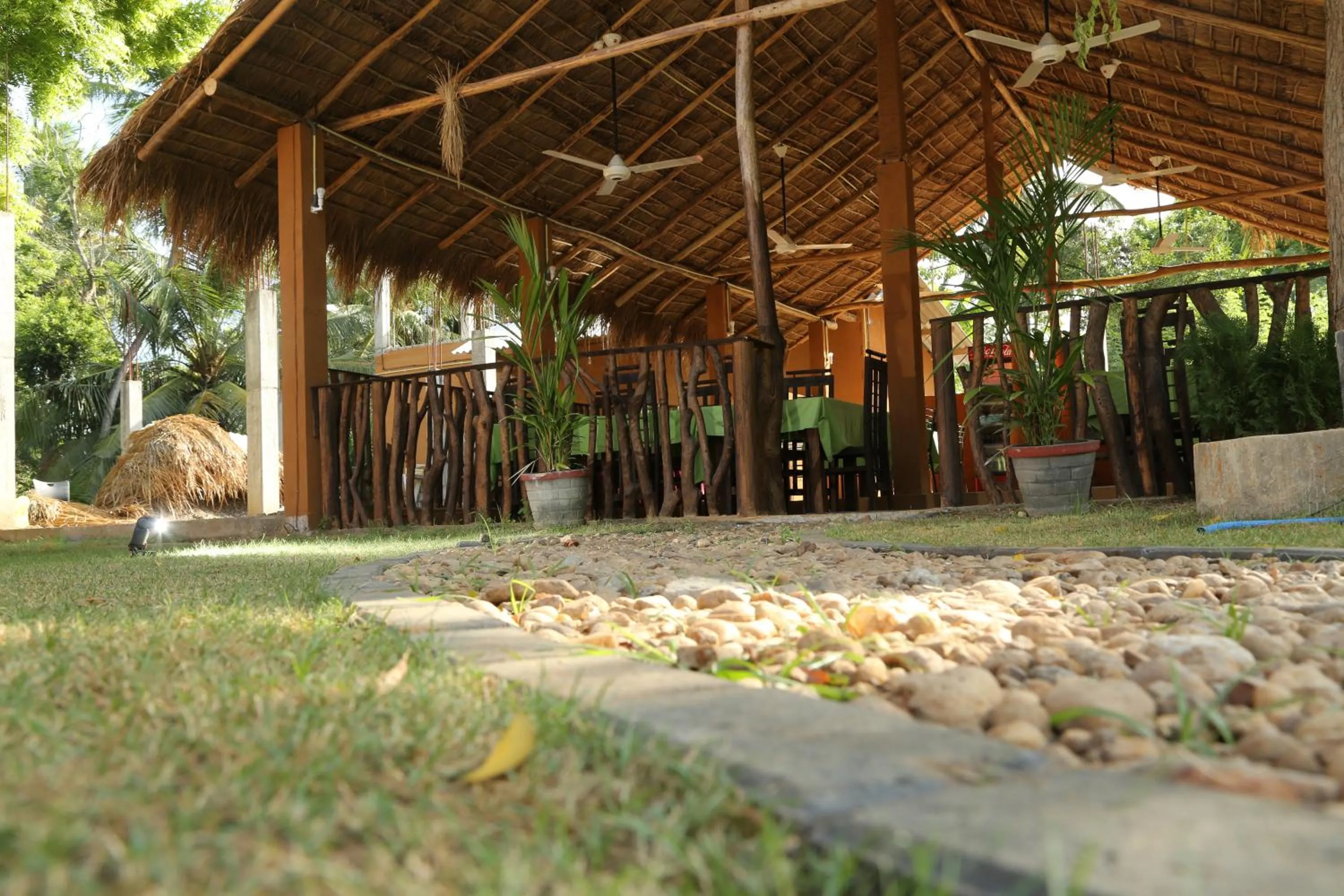 Restaurant/places to eat in The Grand Yala Hotel