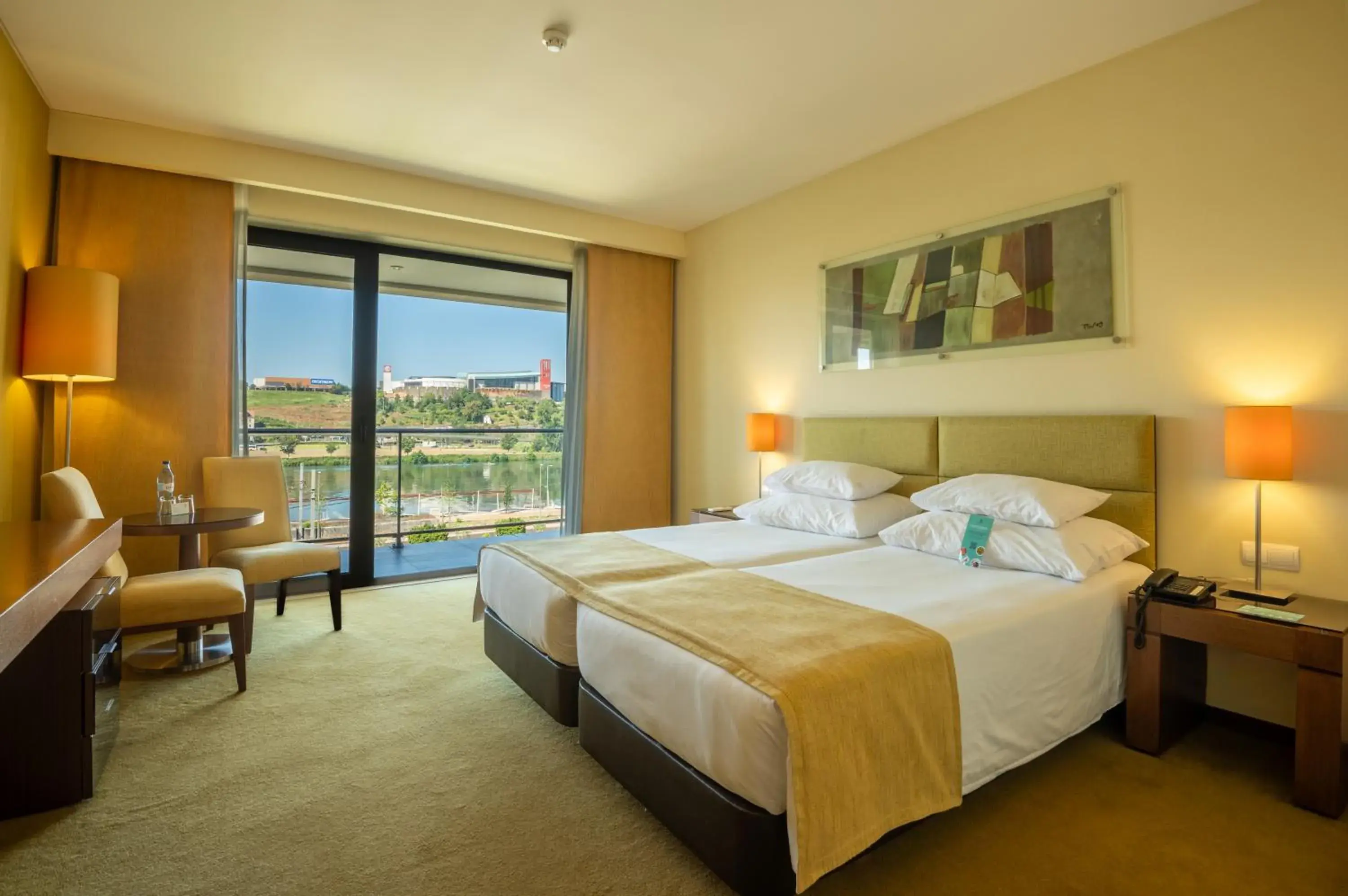 Twin Room with Pool View in Vila Gale Coimbra Twin Room with Pool View in Vila Gale Coimbra