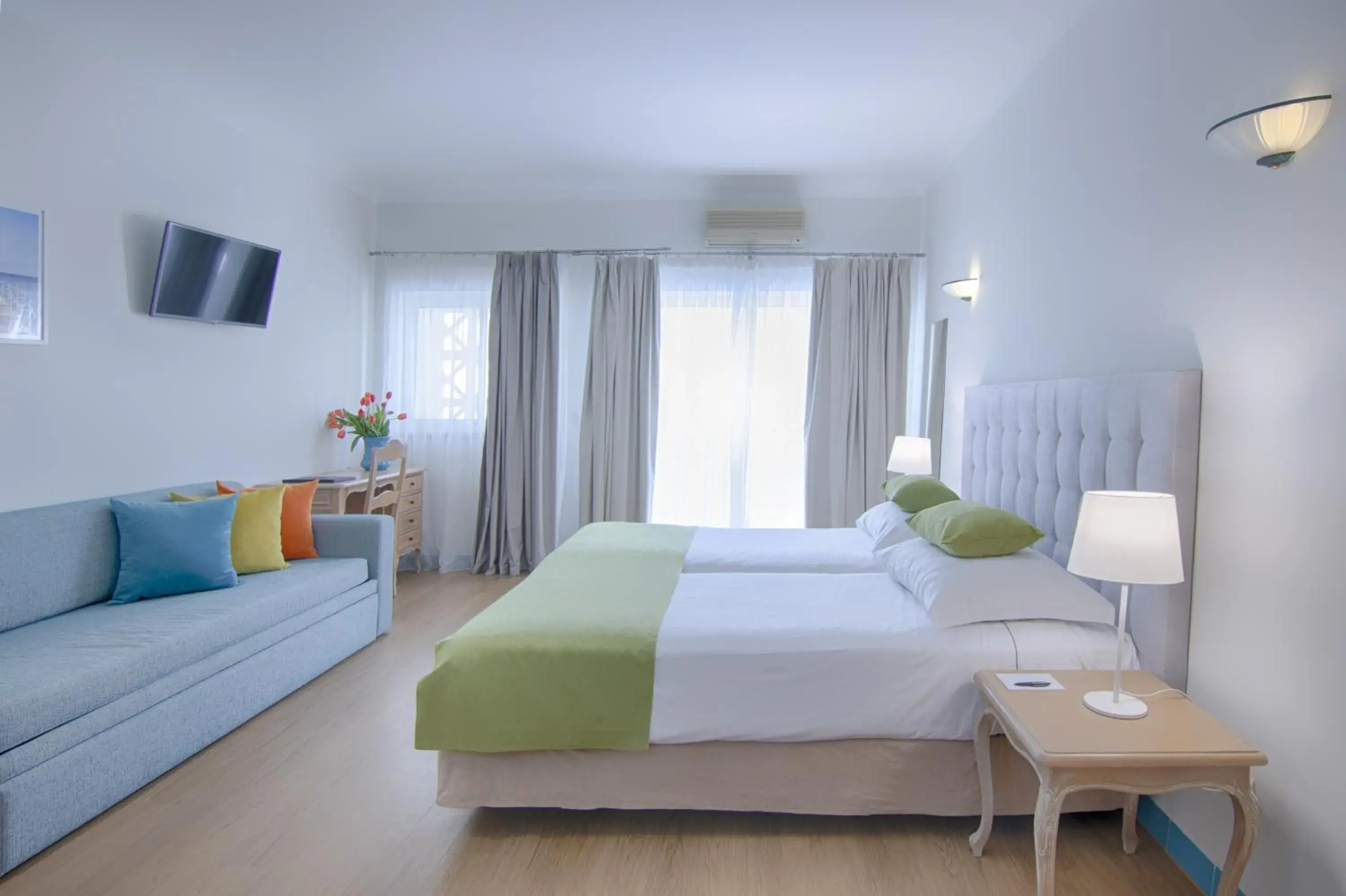 Bedroom, Bed in Luna Miramar Club Bedroom, Bed in Luna Miramar Club