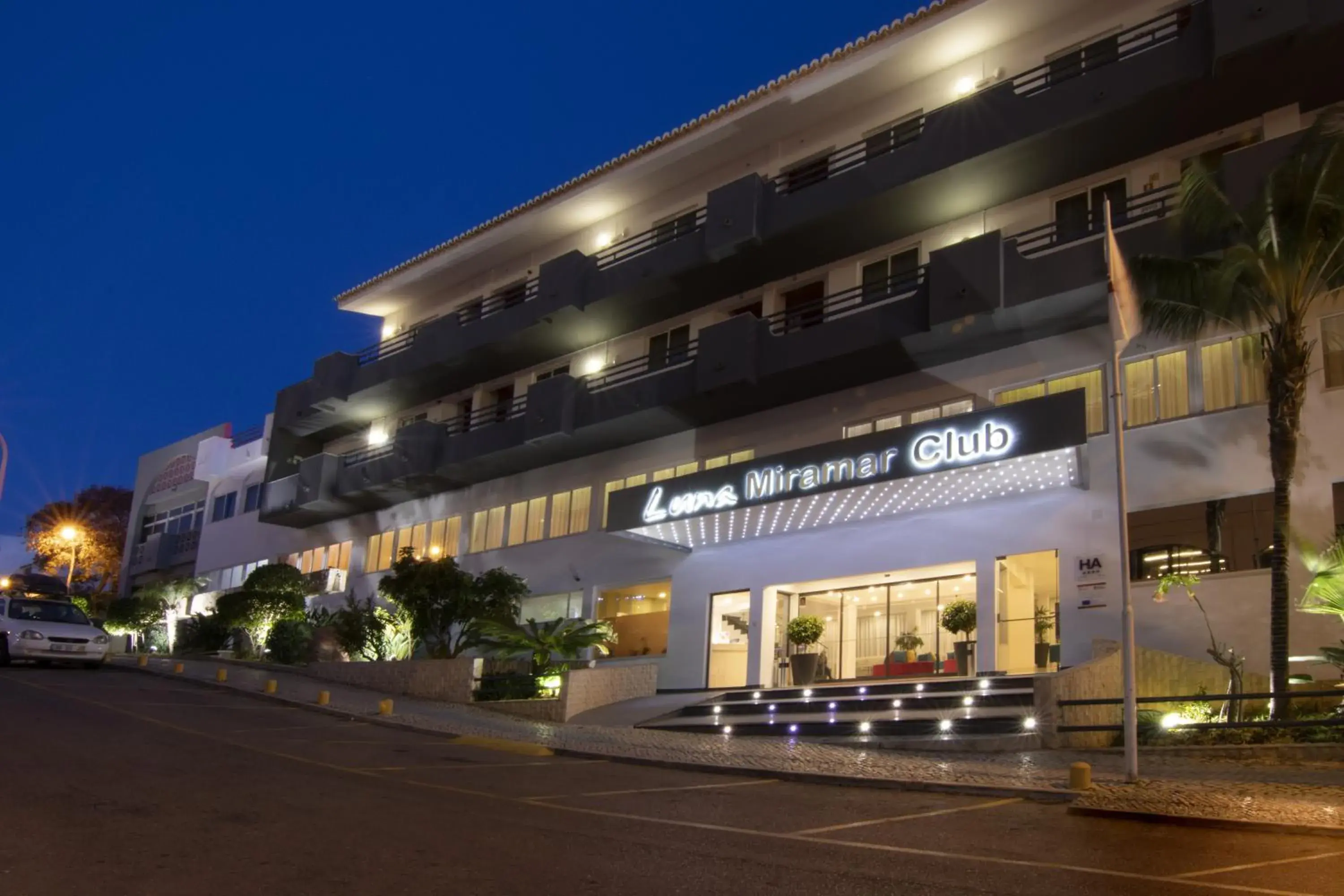 Facade/entrance in Luna Miramar Club Facade/entrance in Luna Miramar Club