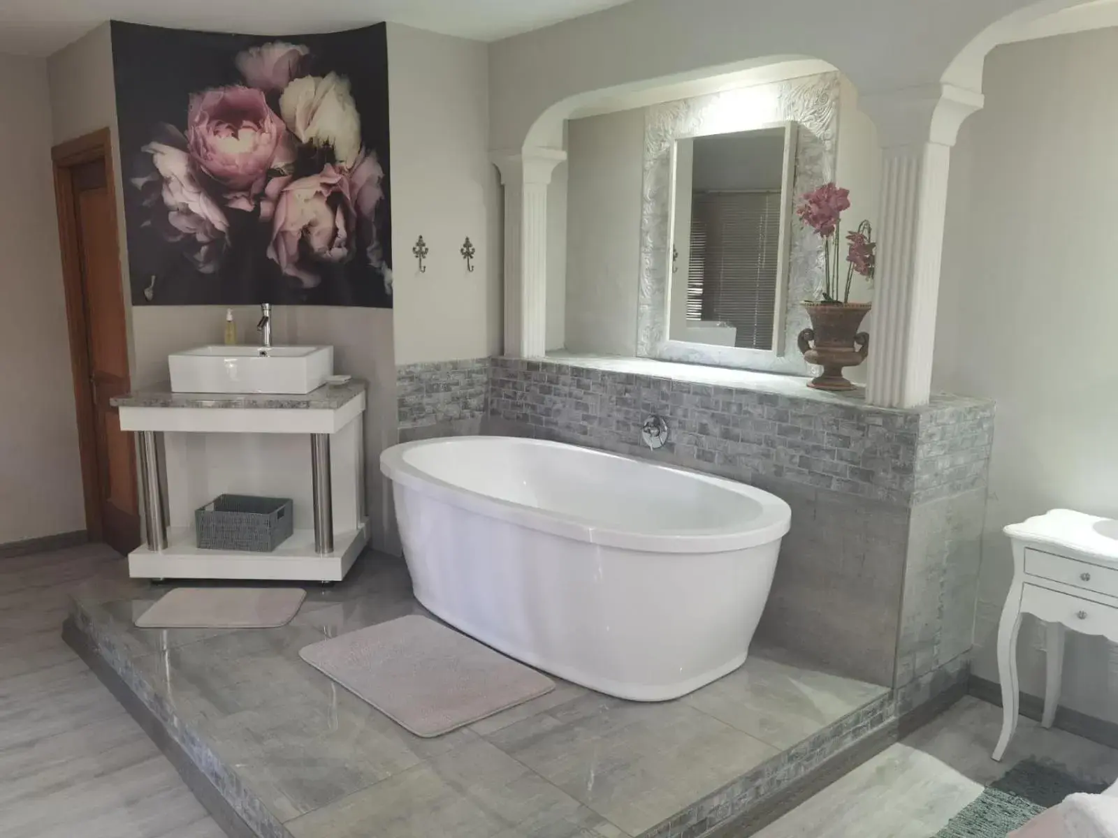 Deluxe Double or Twin Room with Pool Access - single occupancy in Sewende Hemel Deluxe Double or Twin Room with Pool Access - single occupancy in Sewende Hemel