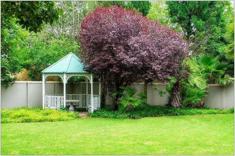 Property building in Sewende Hemel