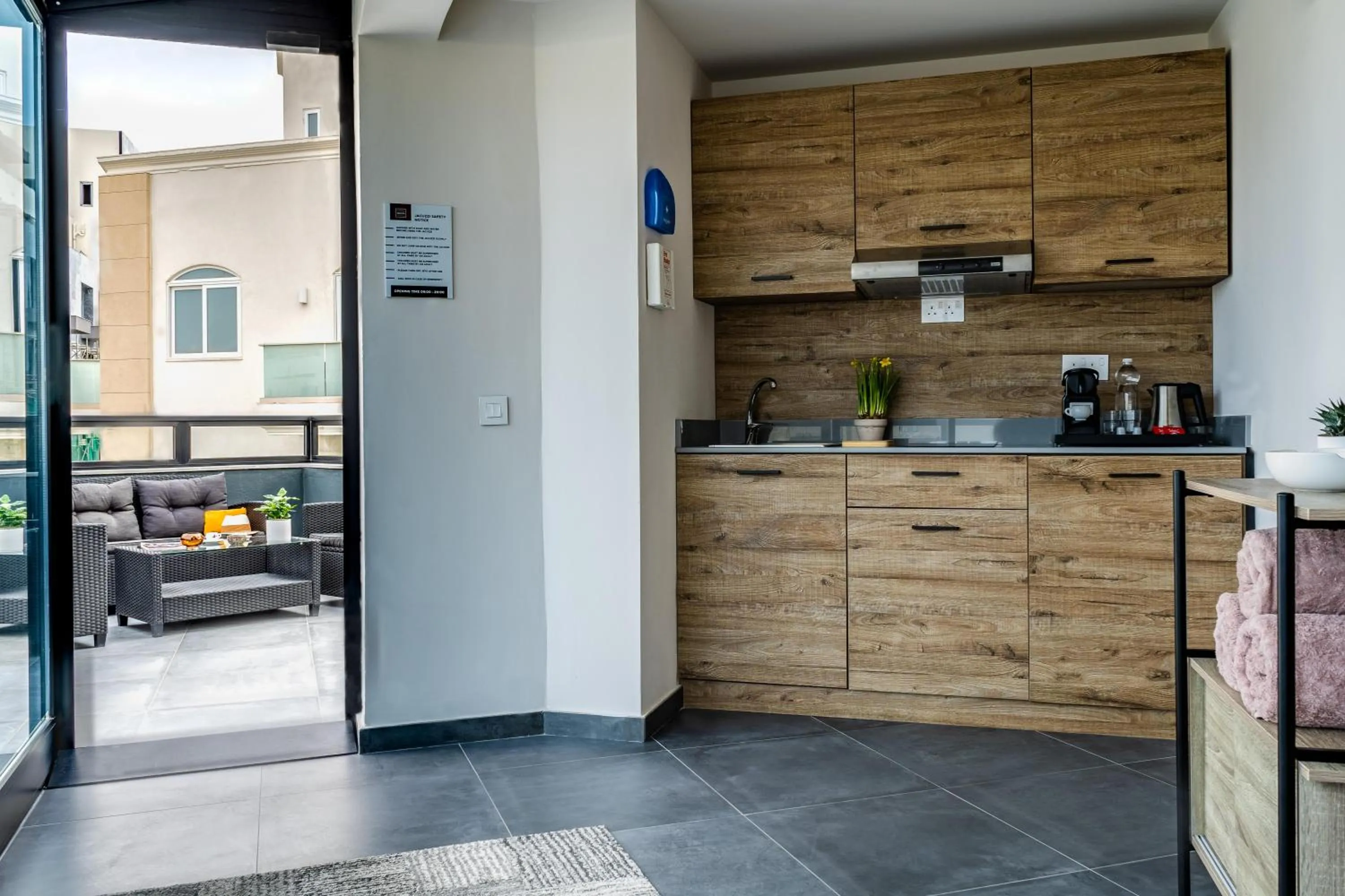 Balcony/Terrace in Urban Rooms by NEU Collective