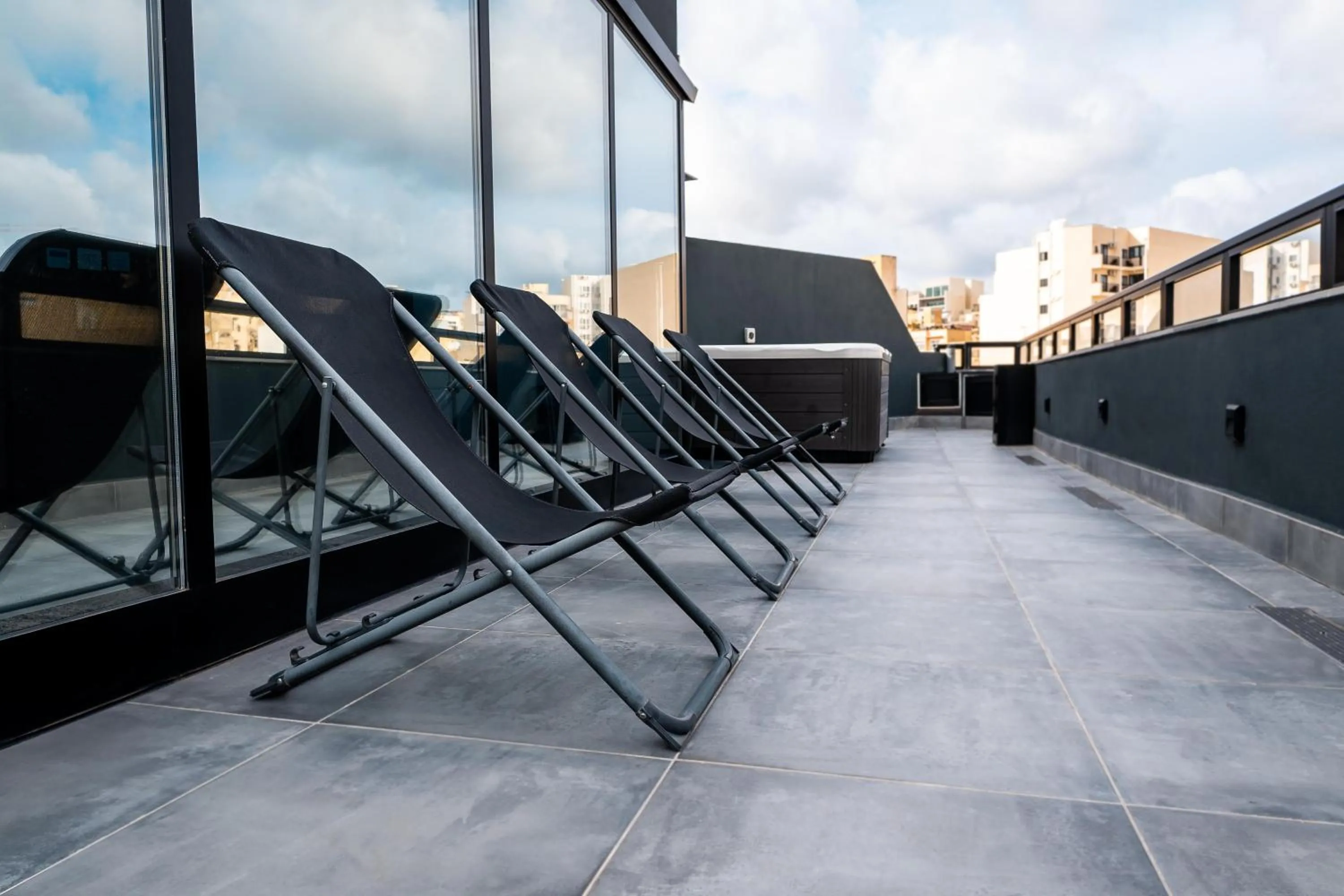 Balcony/Terrace in Urban Rooms by NEU Collective